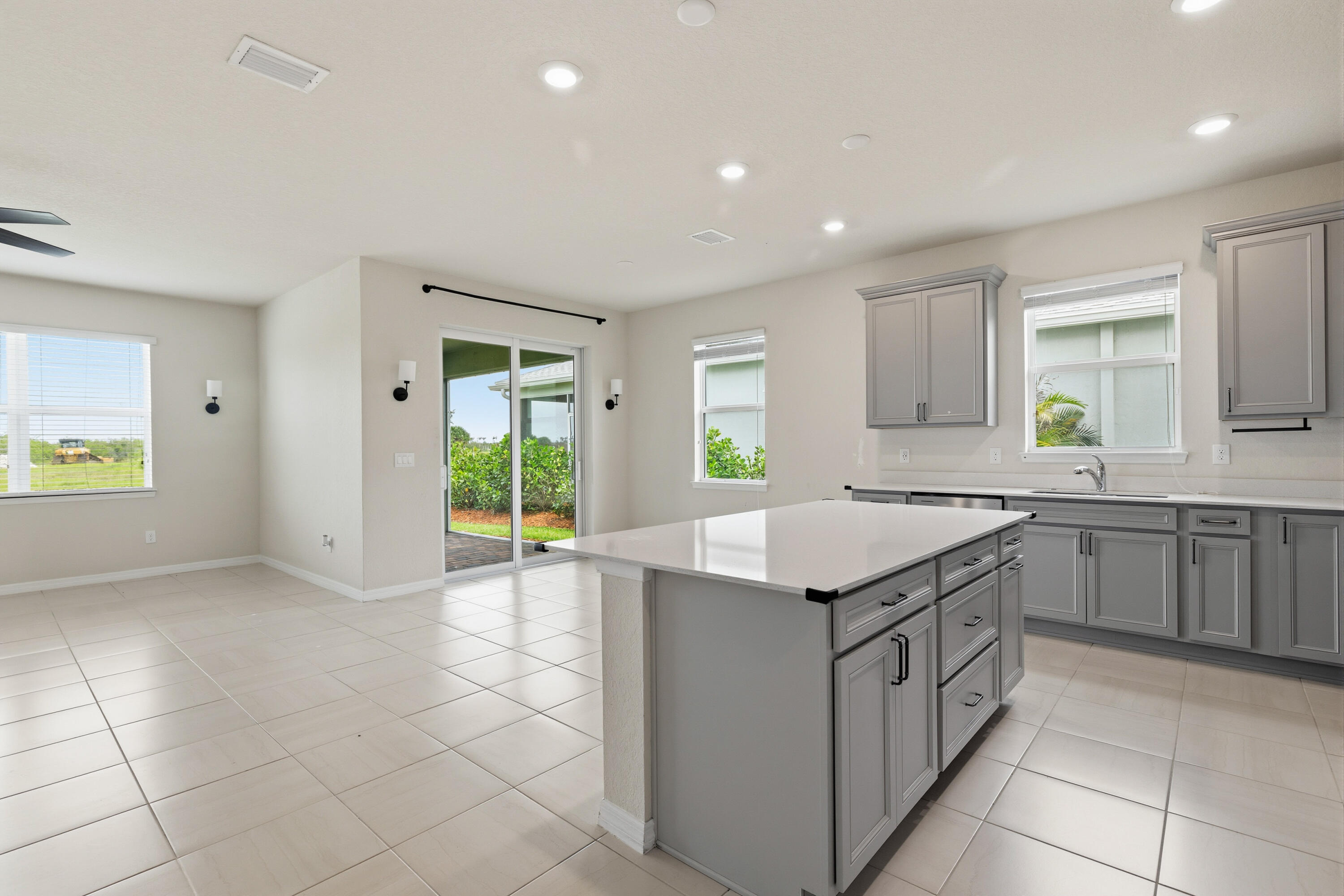 12327 Sw Sand Dollar Way Property Photo 4