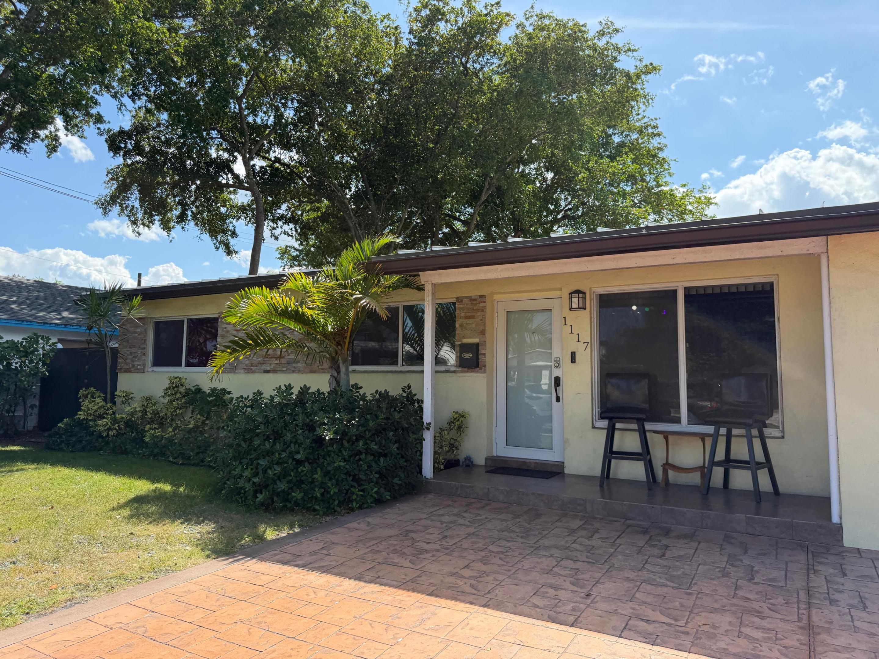 1117 SW 22nd Avenue Property Photo 1