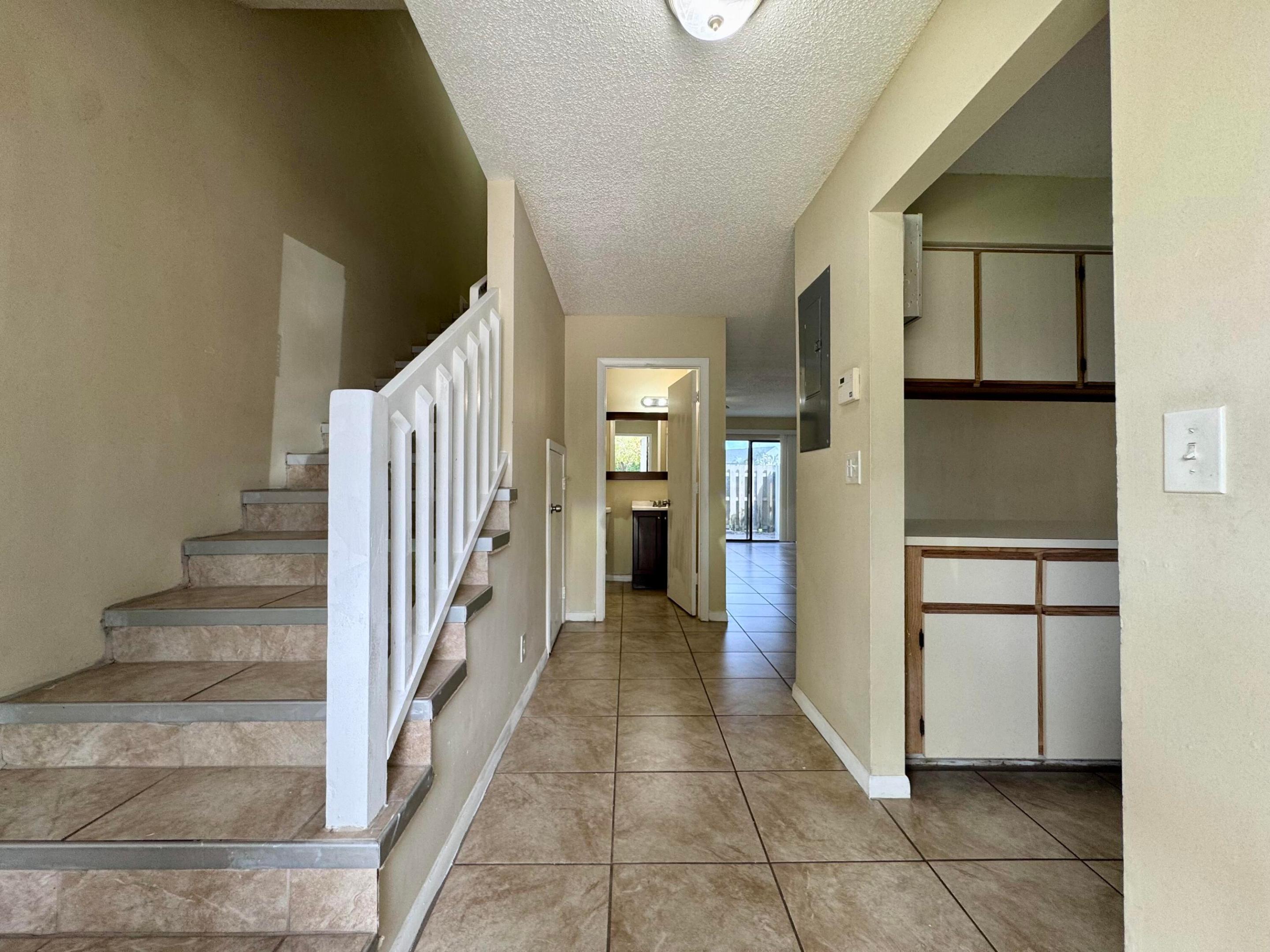 704 Riverside Drive Property Photo 3