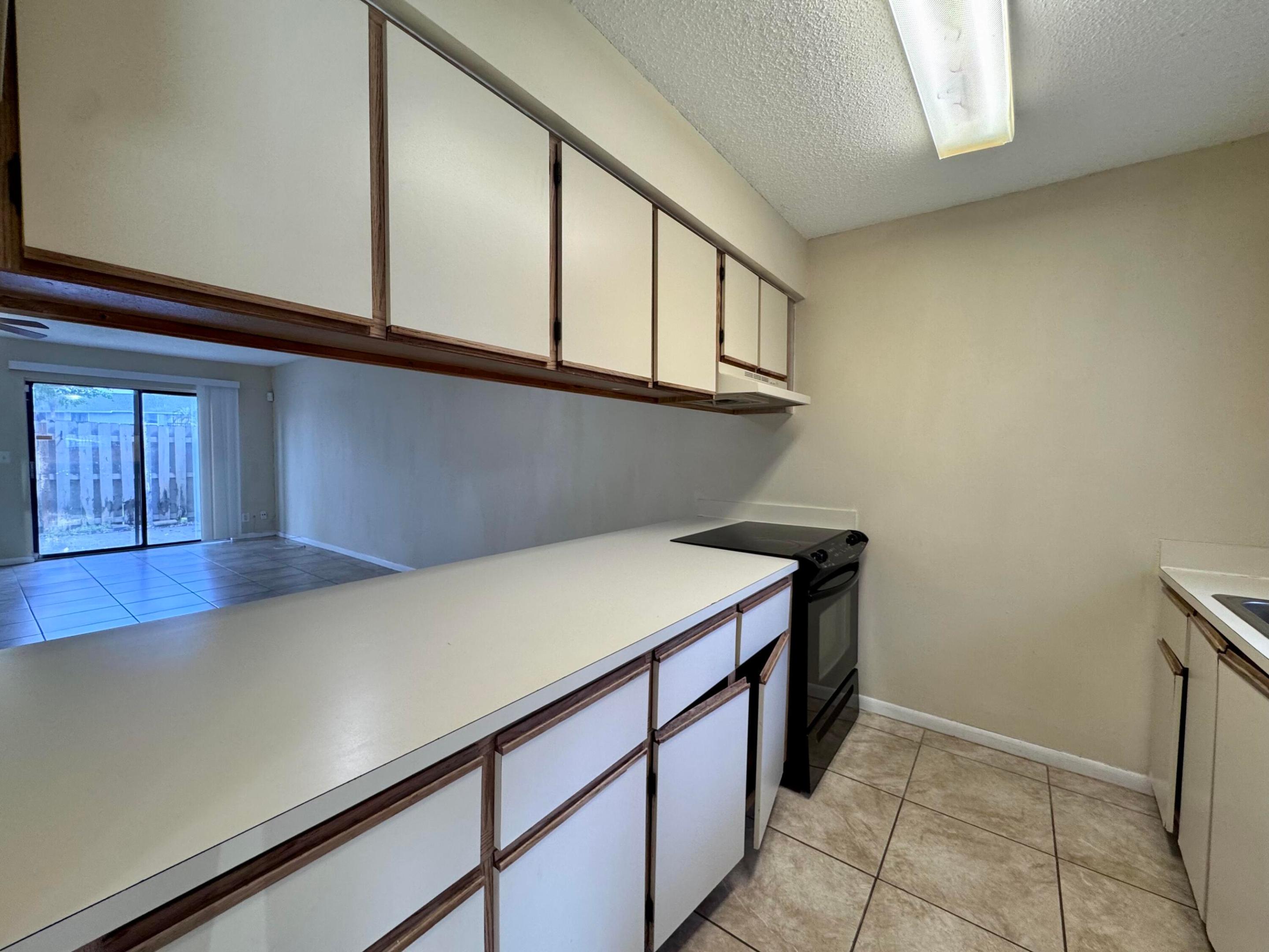 704 Riverside Drive Property Photo 4