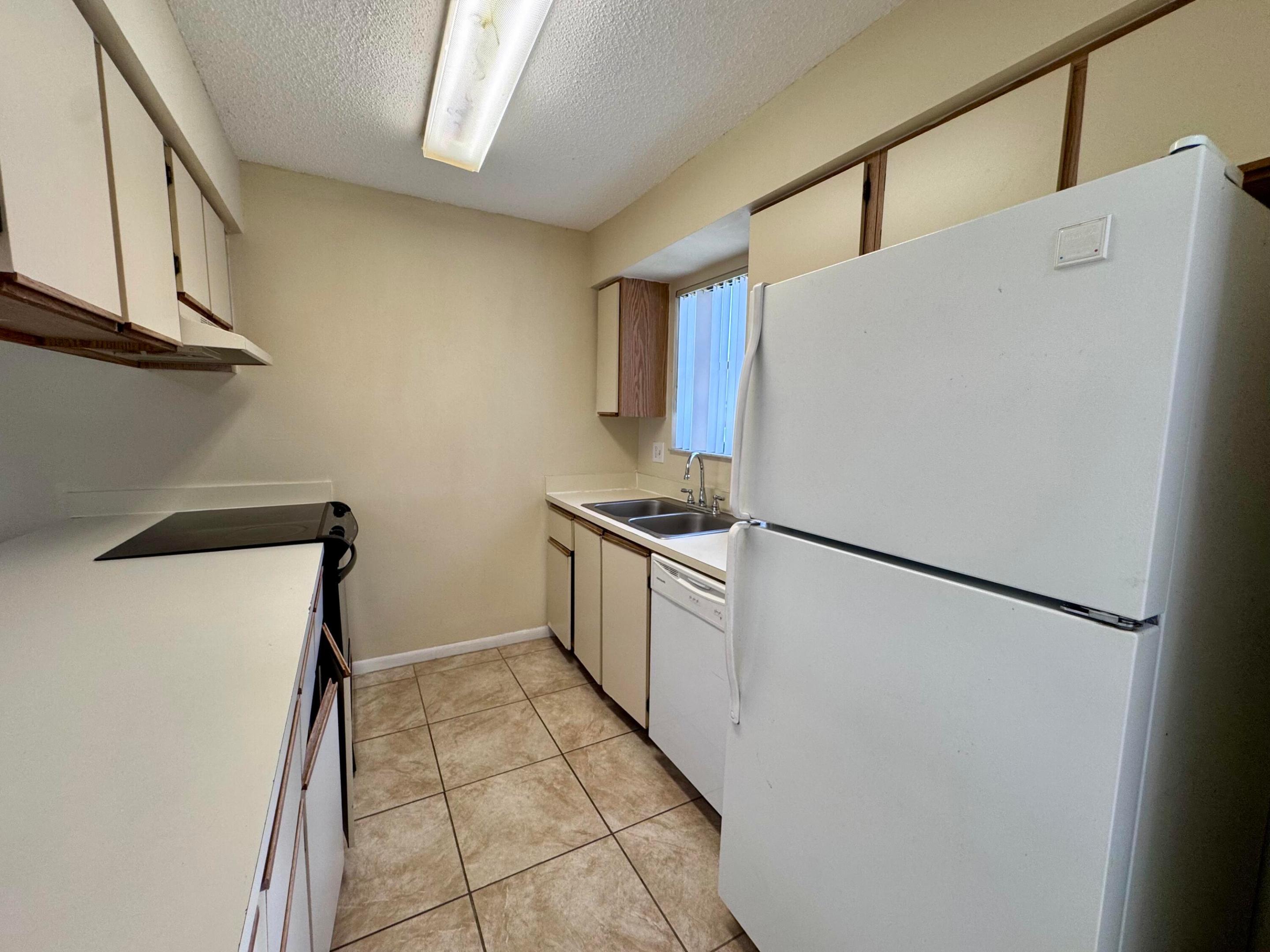 704 Riverside Drive Property Photo 5