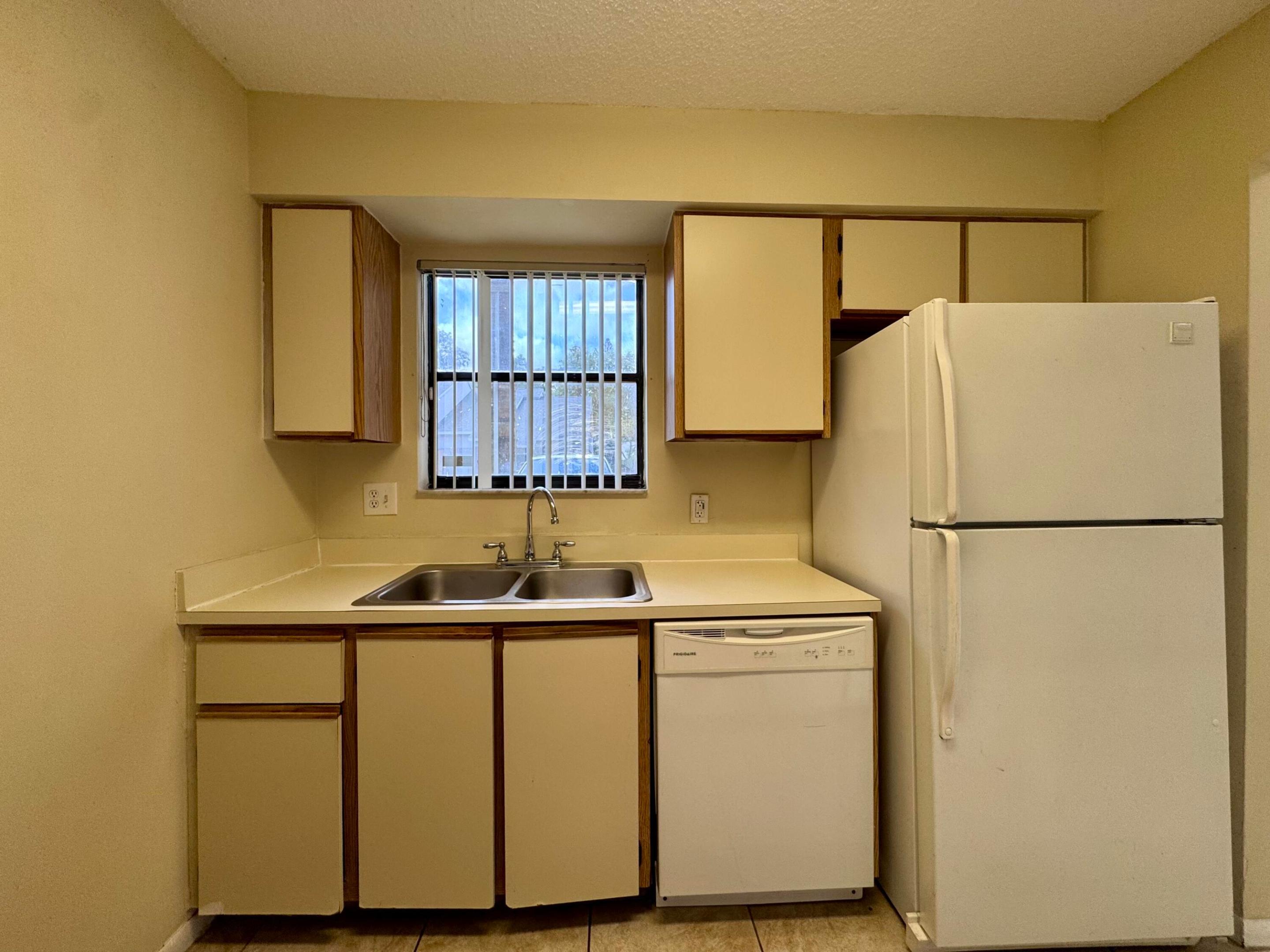 704 Riverside Drive Property Photo 7