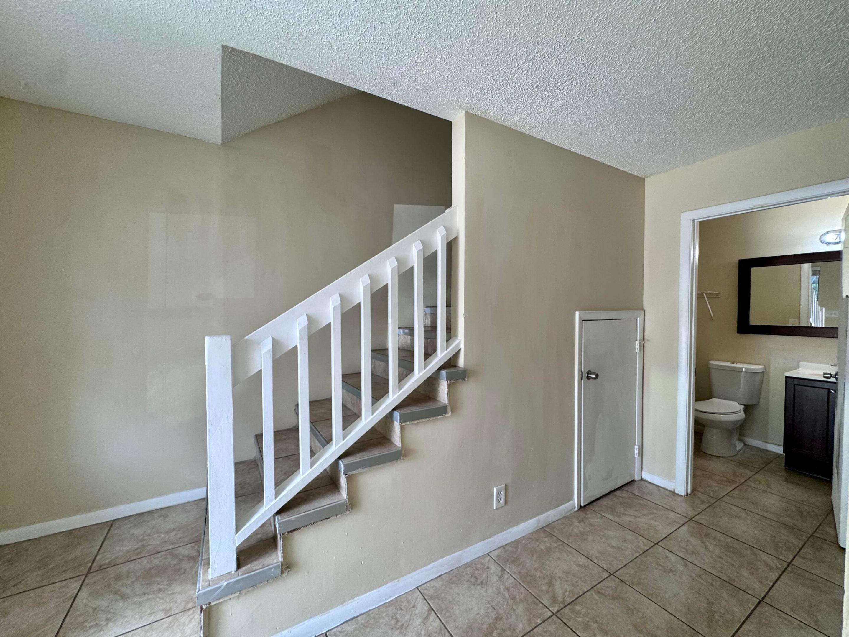 704 Riverside Drive Property Photo 9