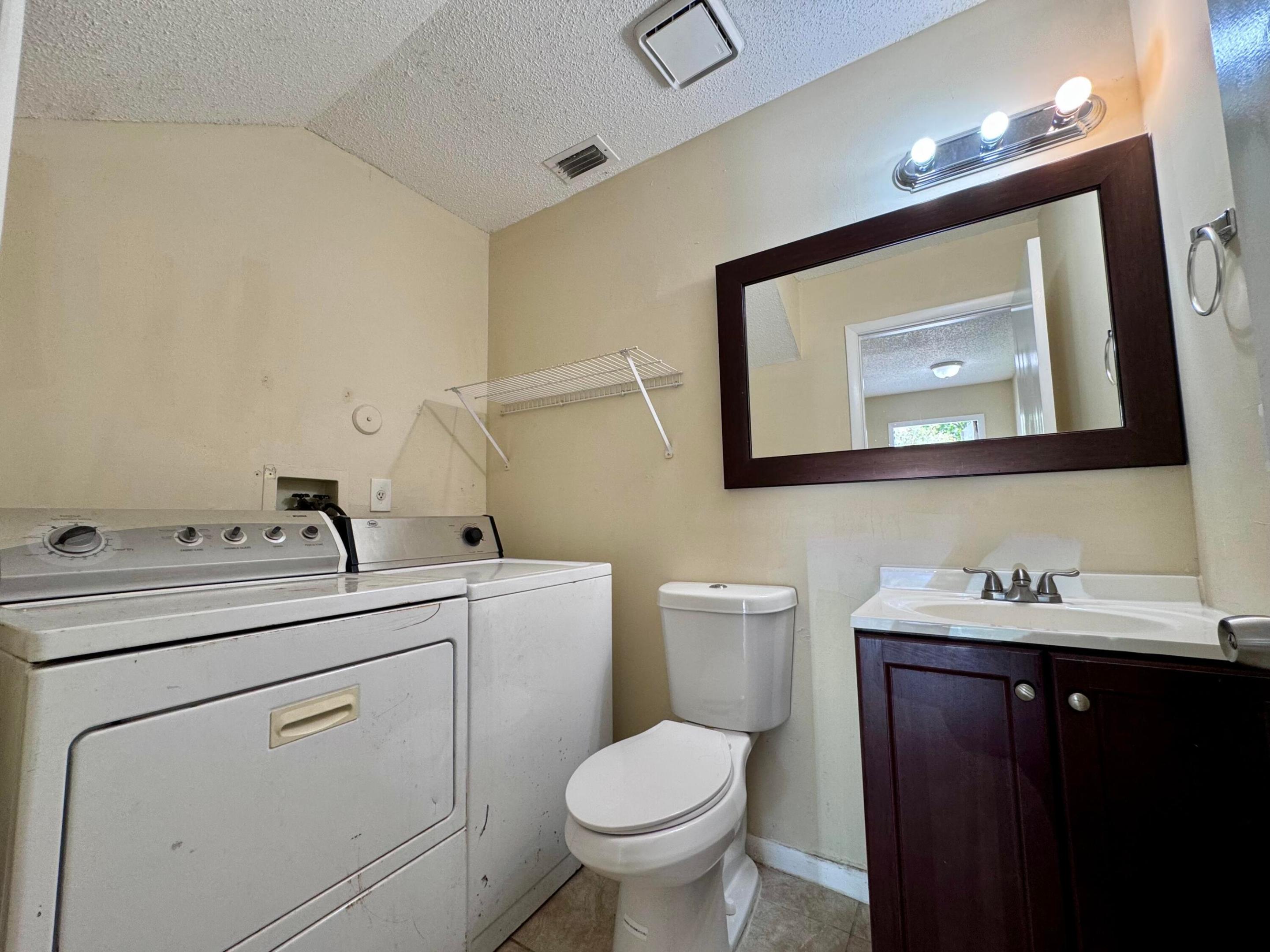 704 Riverside Drive Property Photo 10