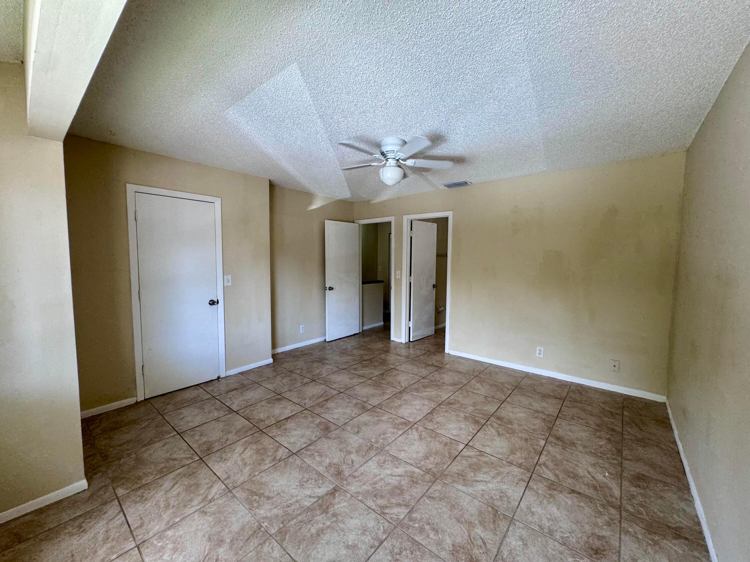 704 Riverside Drive Property Photo 15