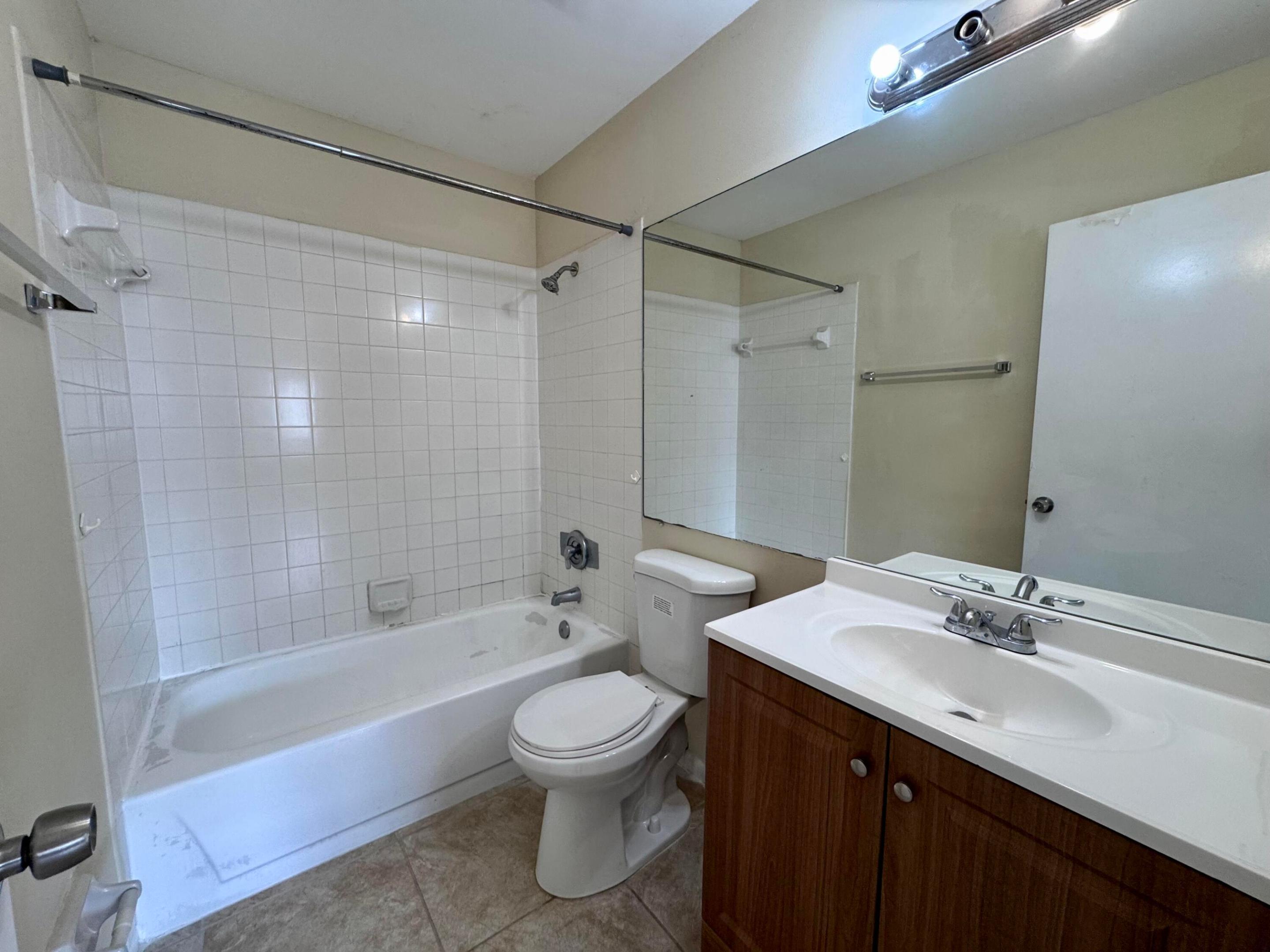 704 Riverside Drive Property Photo 17