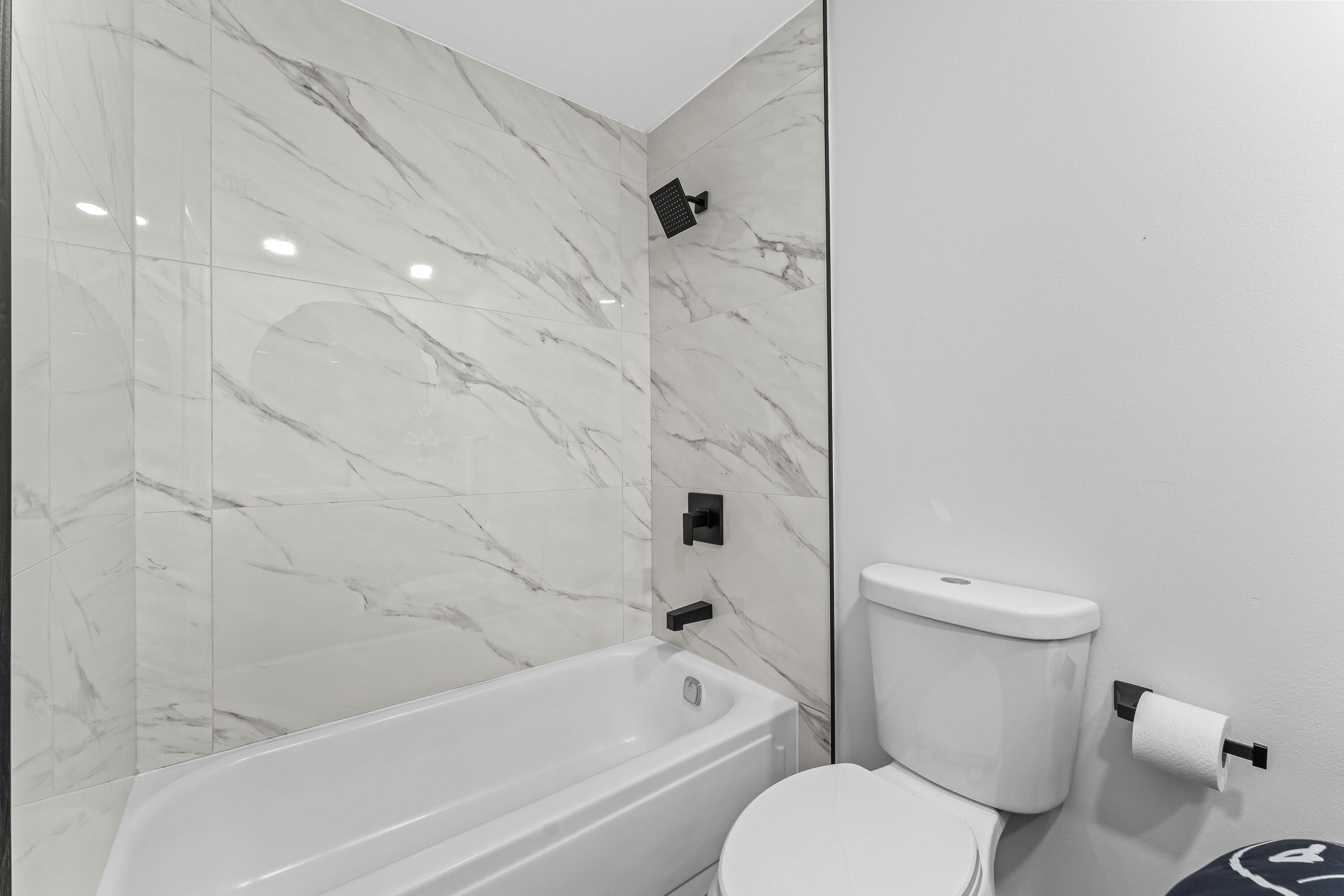 711 Laconia Circle B Property Photo 11