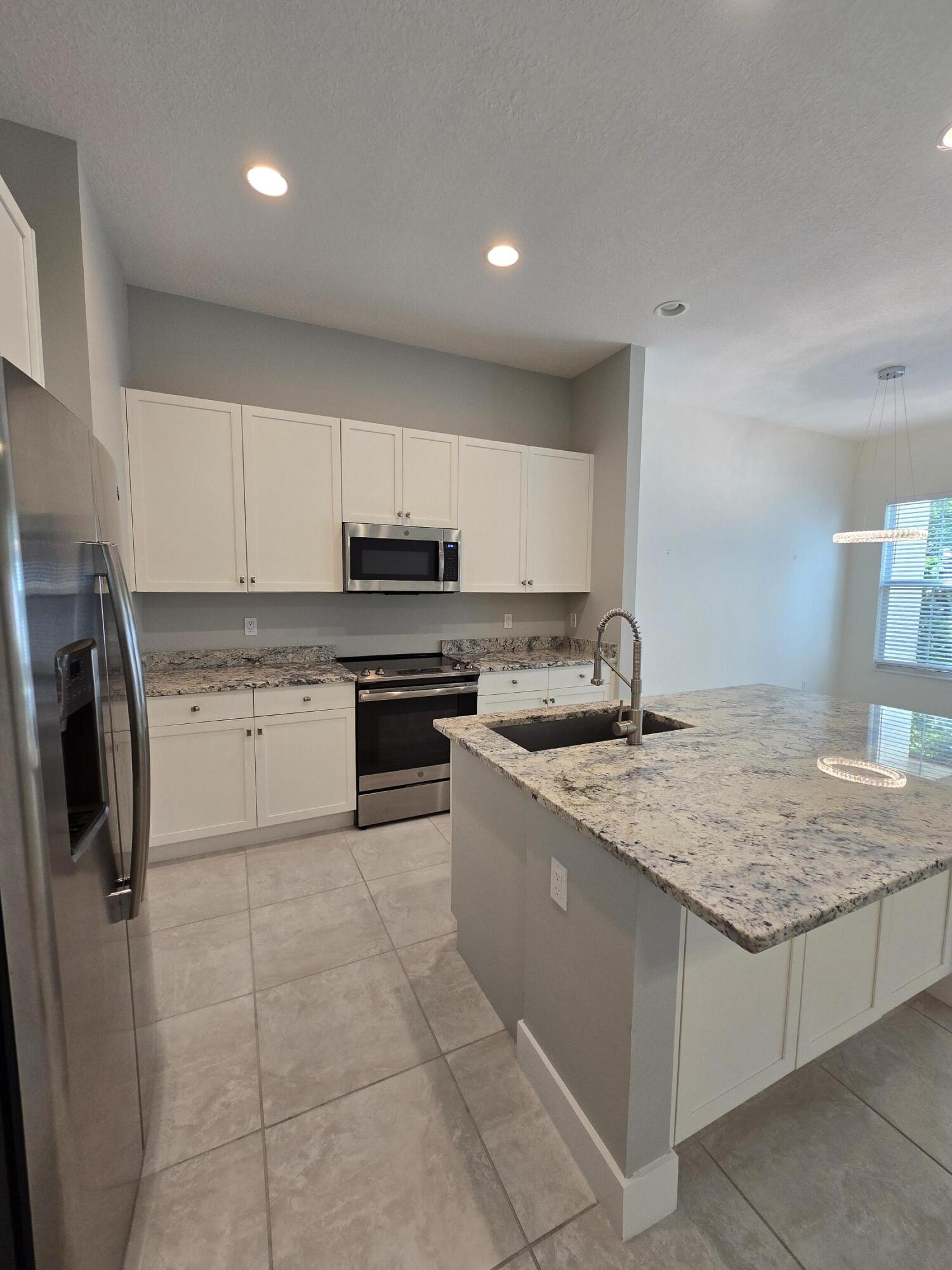4920 Pointe Midtown Way Property Photo 4
