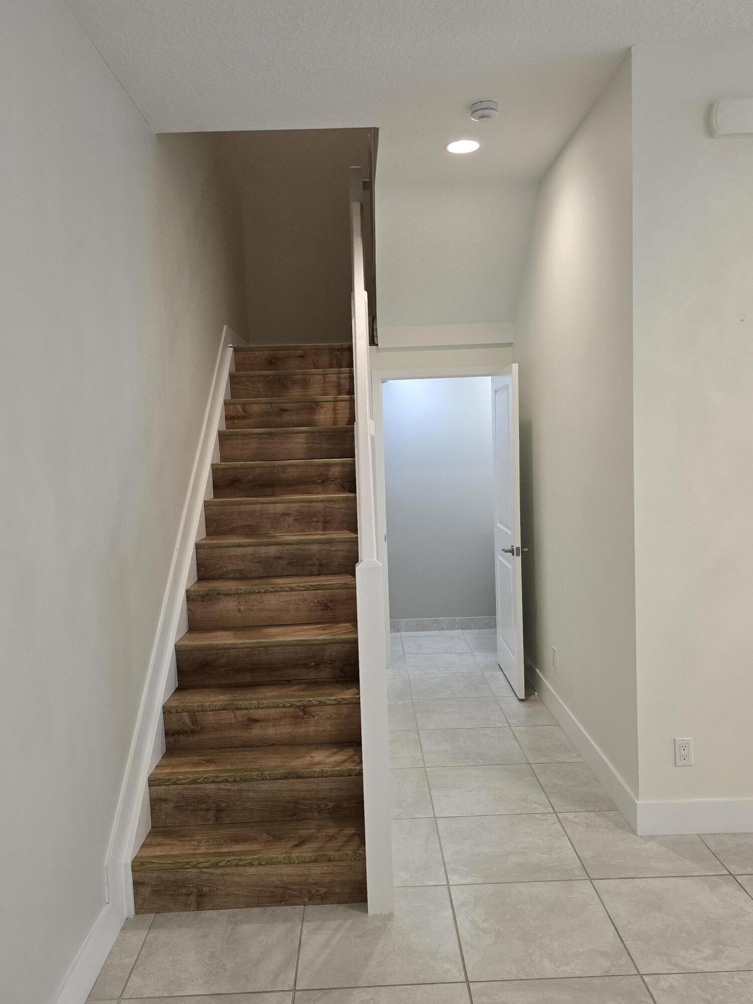 4920 Pointe Midtown Way Property Photo 7