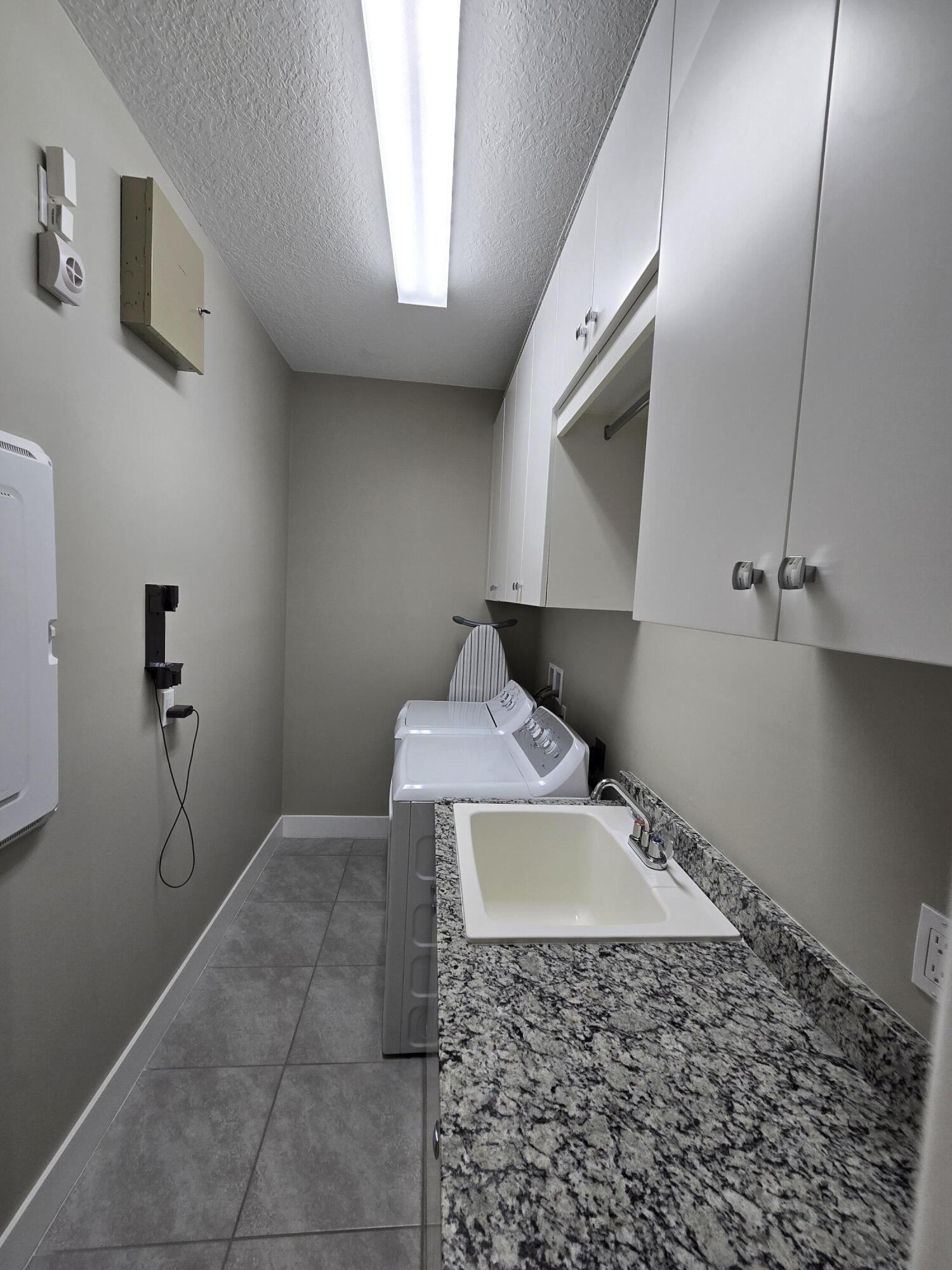 4920 Pointe Midtown Way Property Photo 14