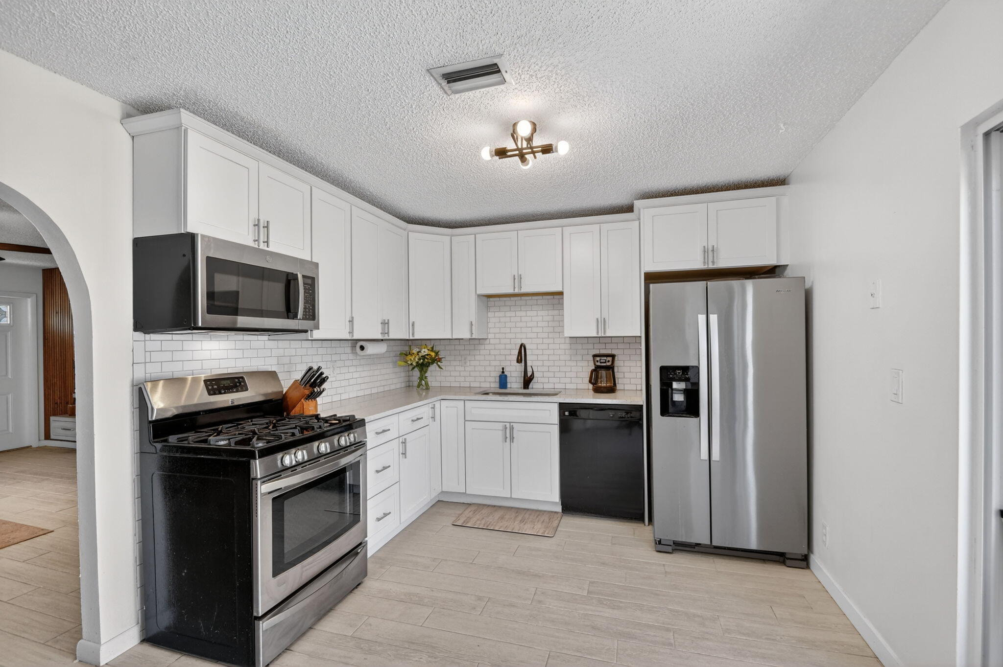 4911 Neros Drive Property Photo 13