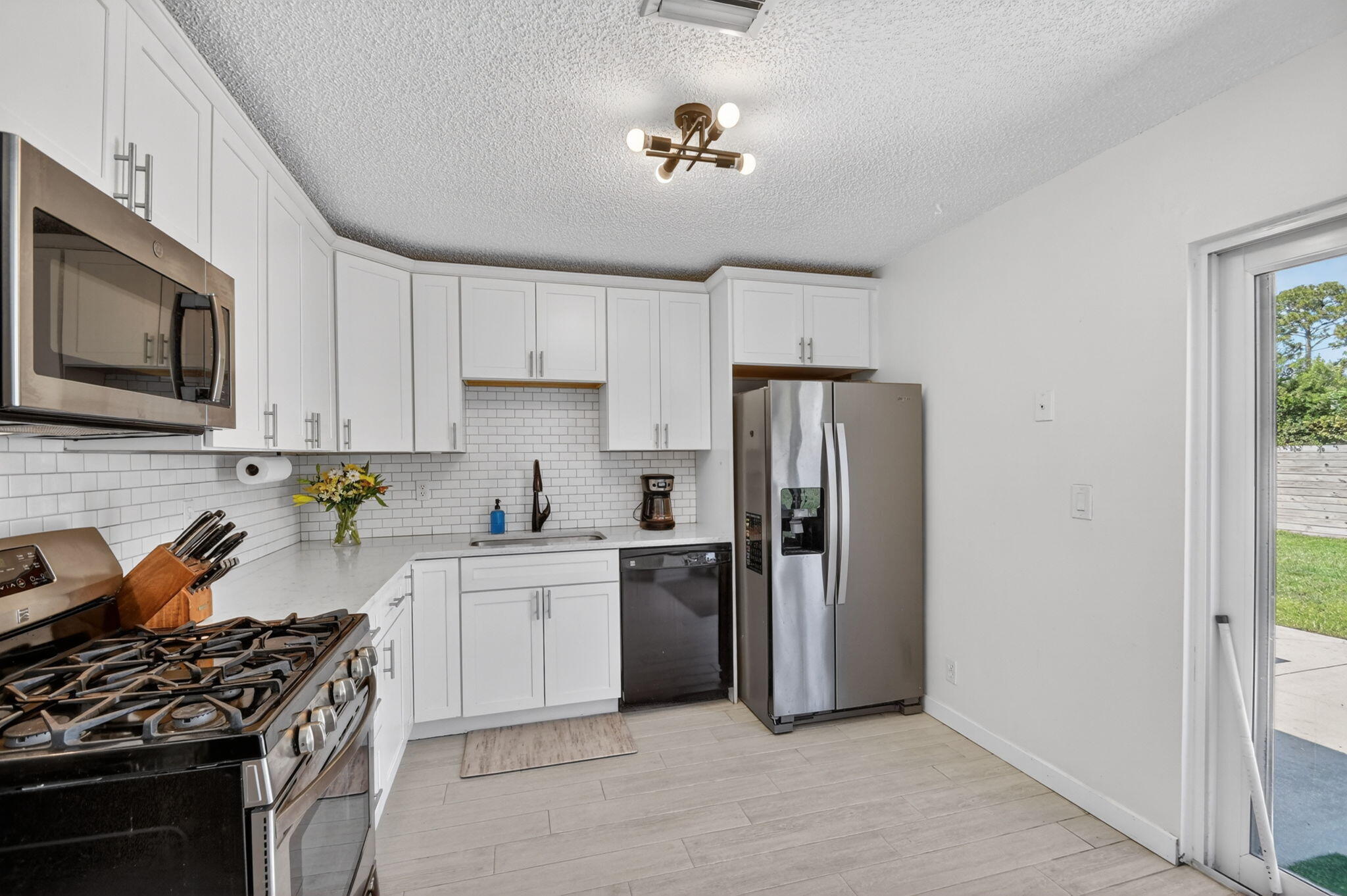 4911 Neros Drive Property Photo 14