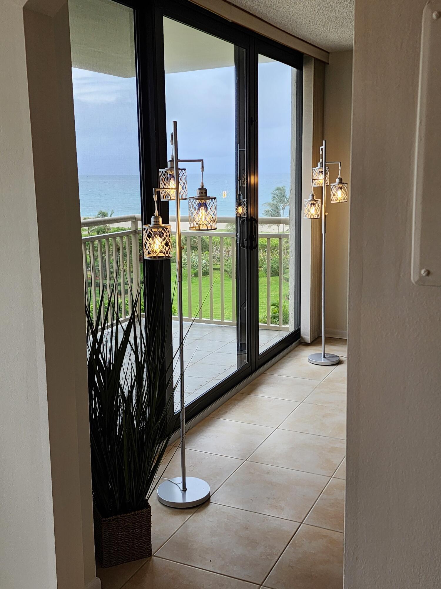 3400 N Ocean Drive 703 Property Photo 6