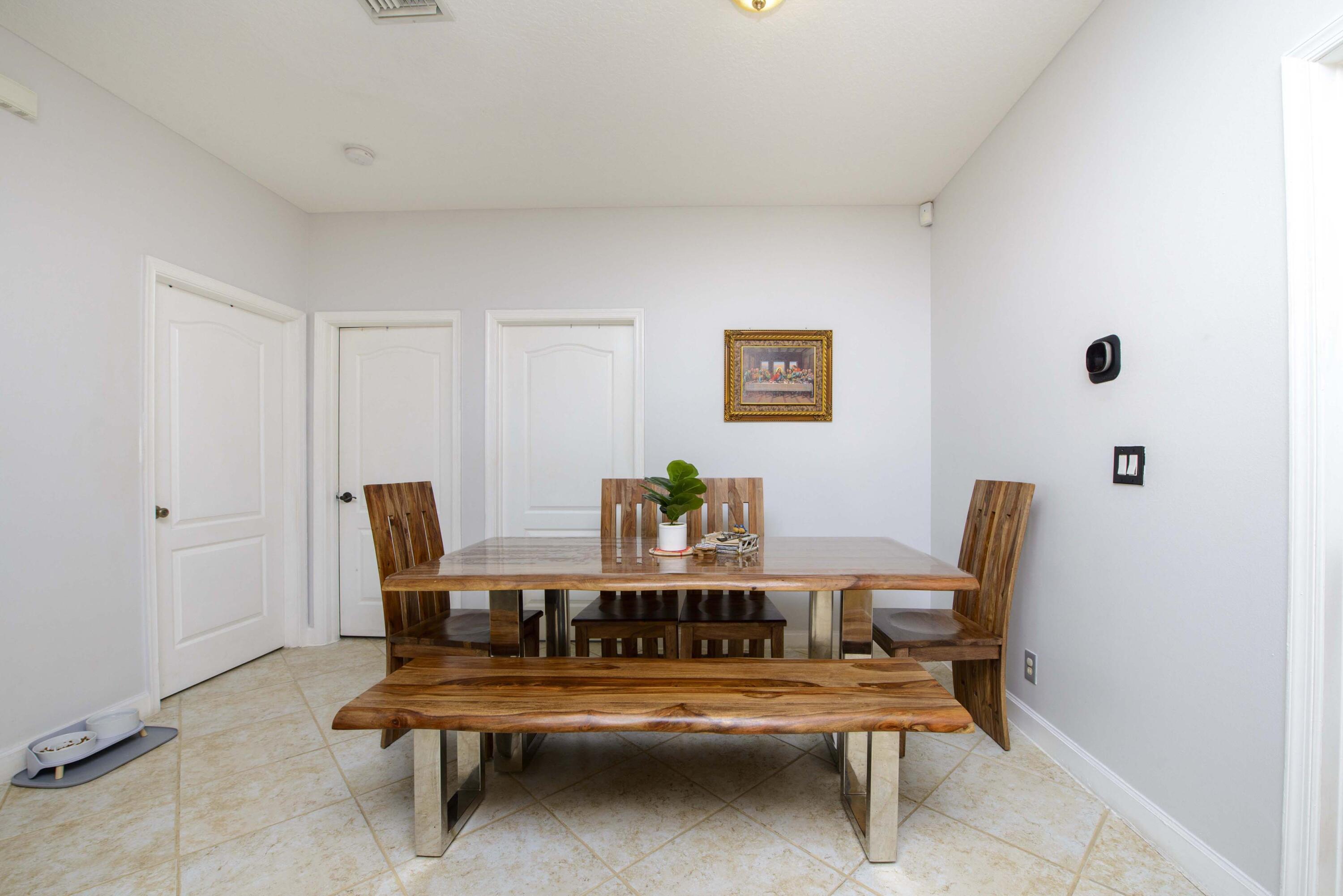 11893 Sturbridge Lane Property Photo 8