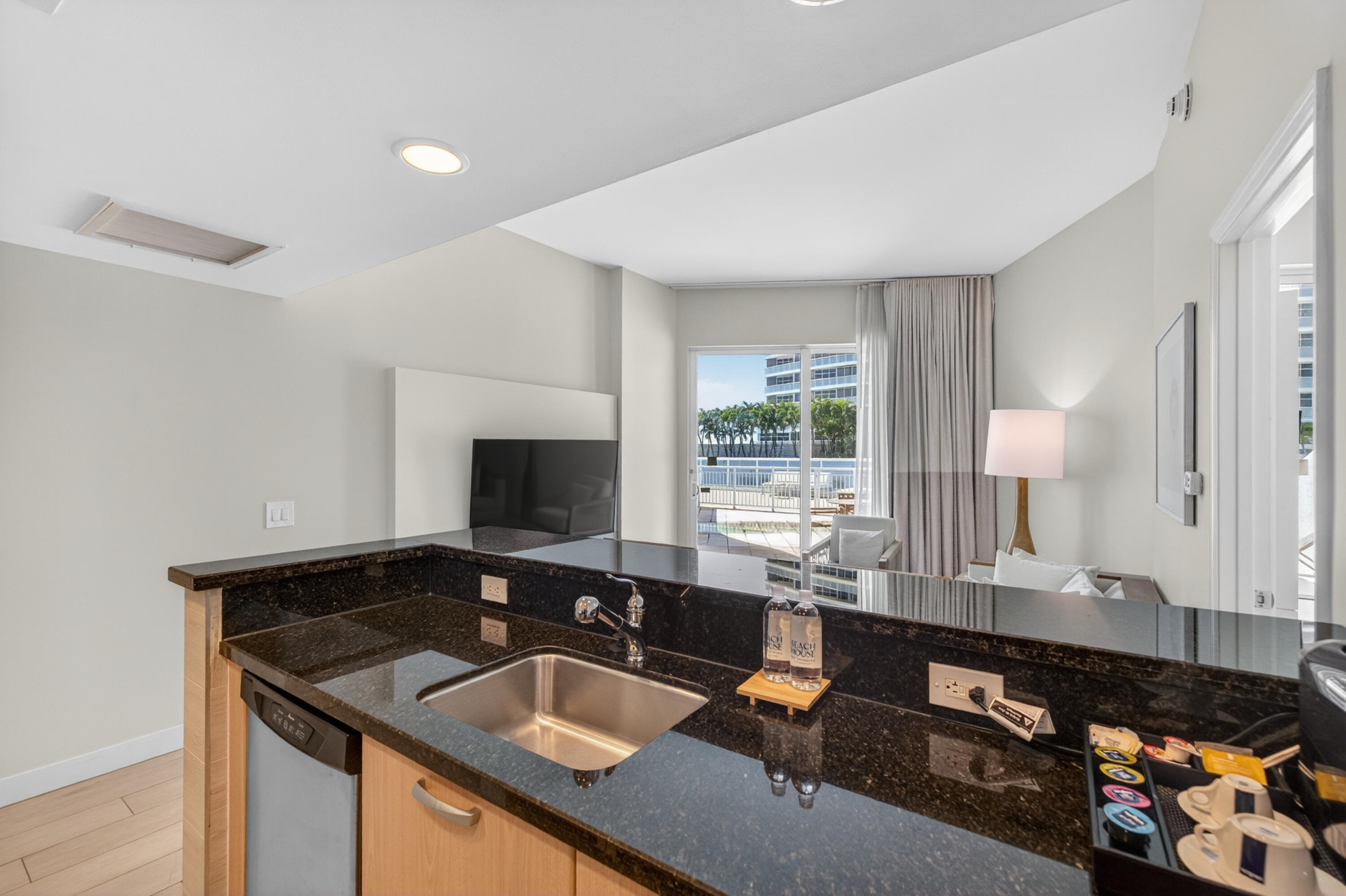 505 N Fort Lauderdale Beach Boulevard 605 Property Photo 8