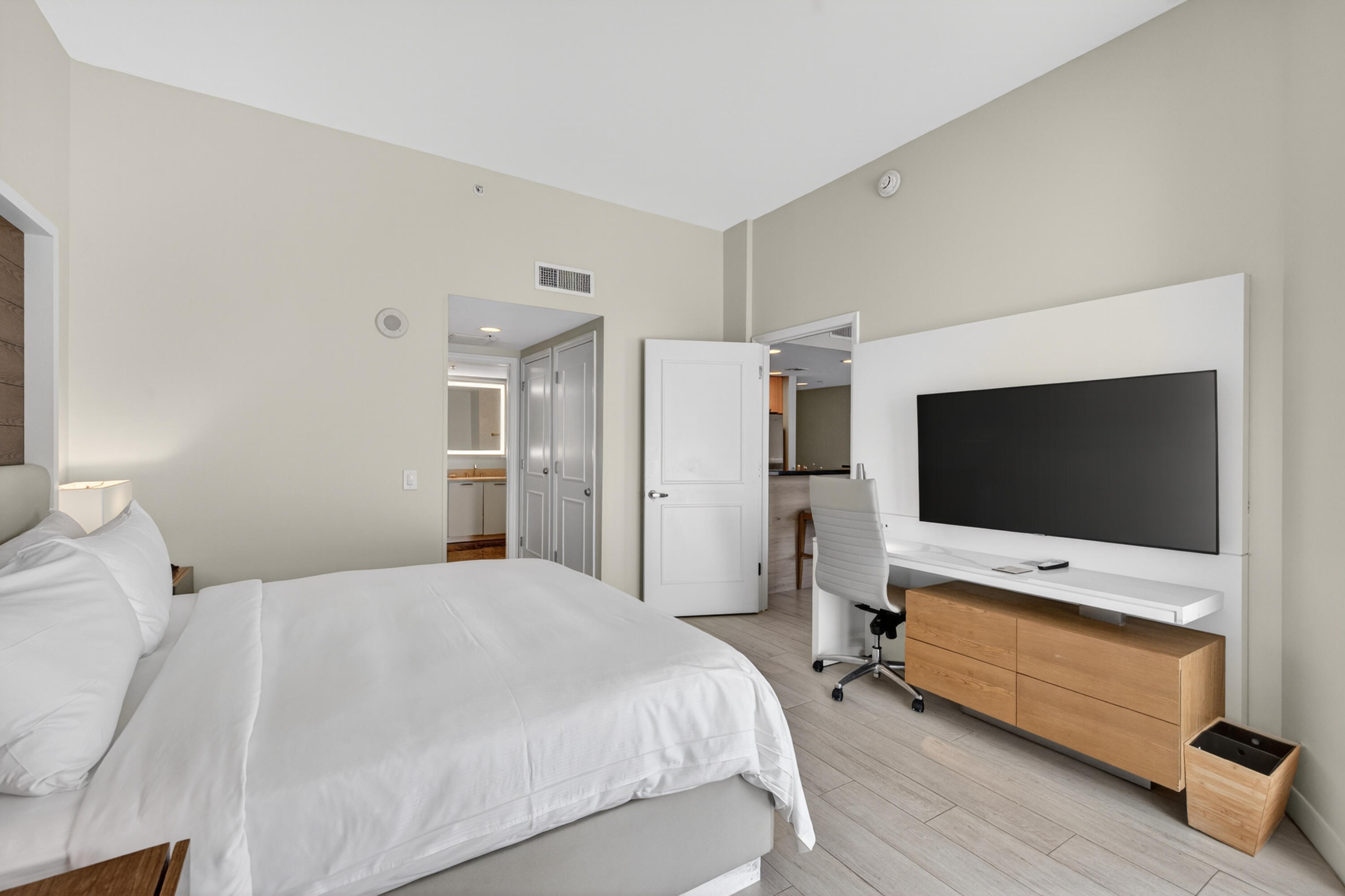 505 N Fort Lauderdale Beach Boulevard 605 Property Photo 15