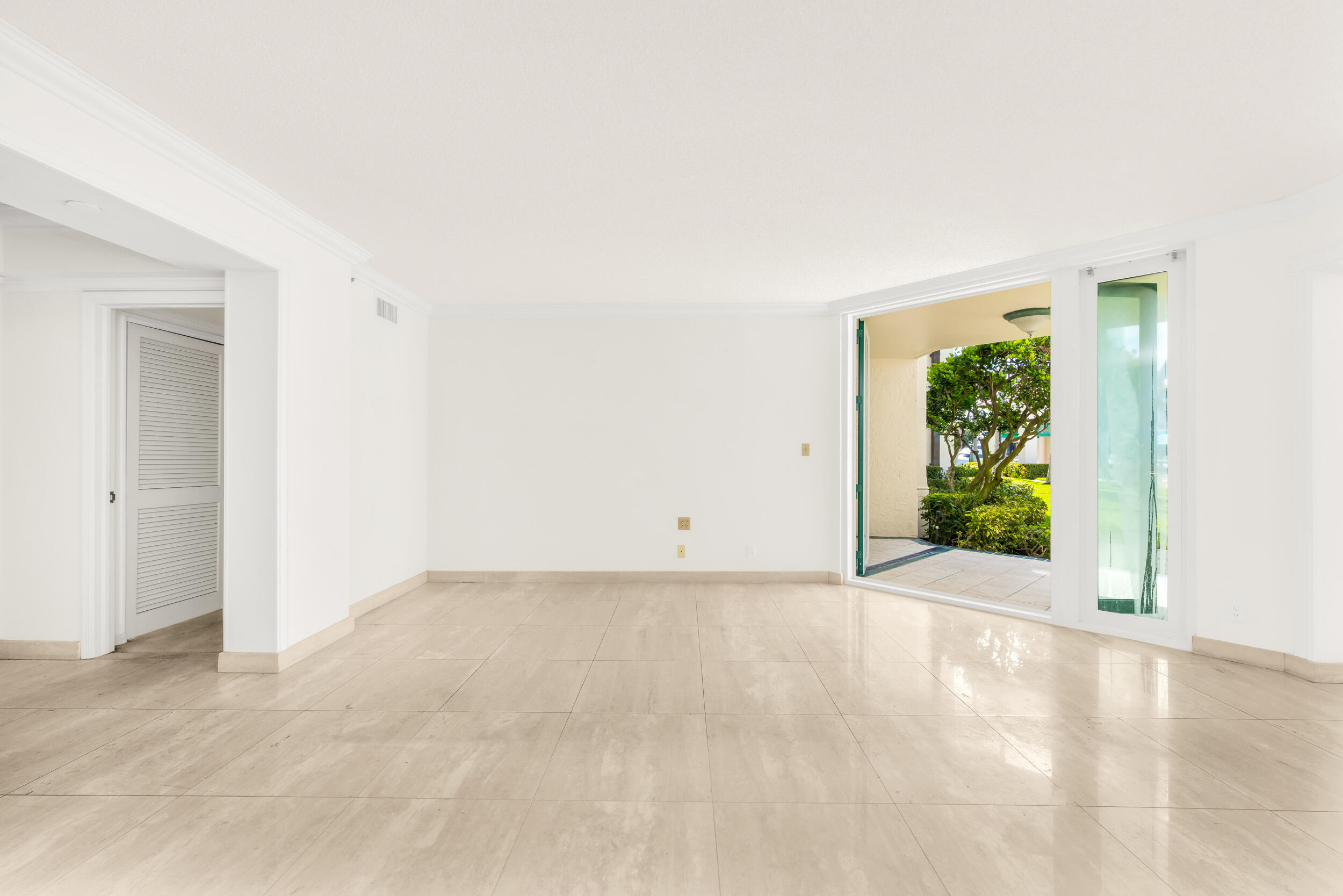 100 Se 5th Avenue 107 Property Photo 10