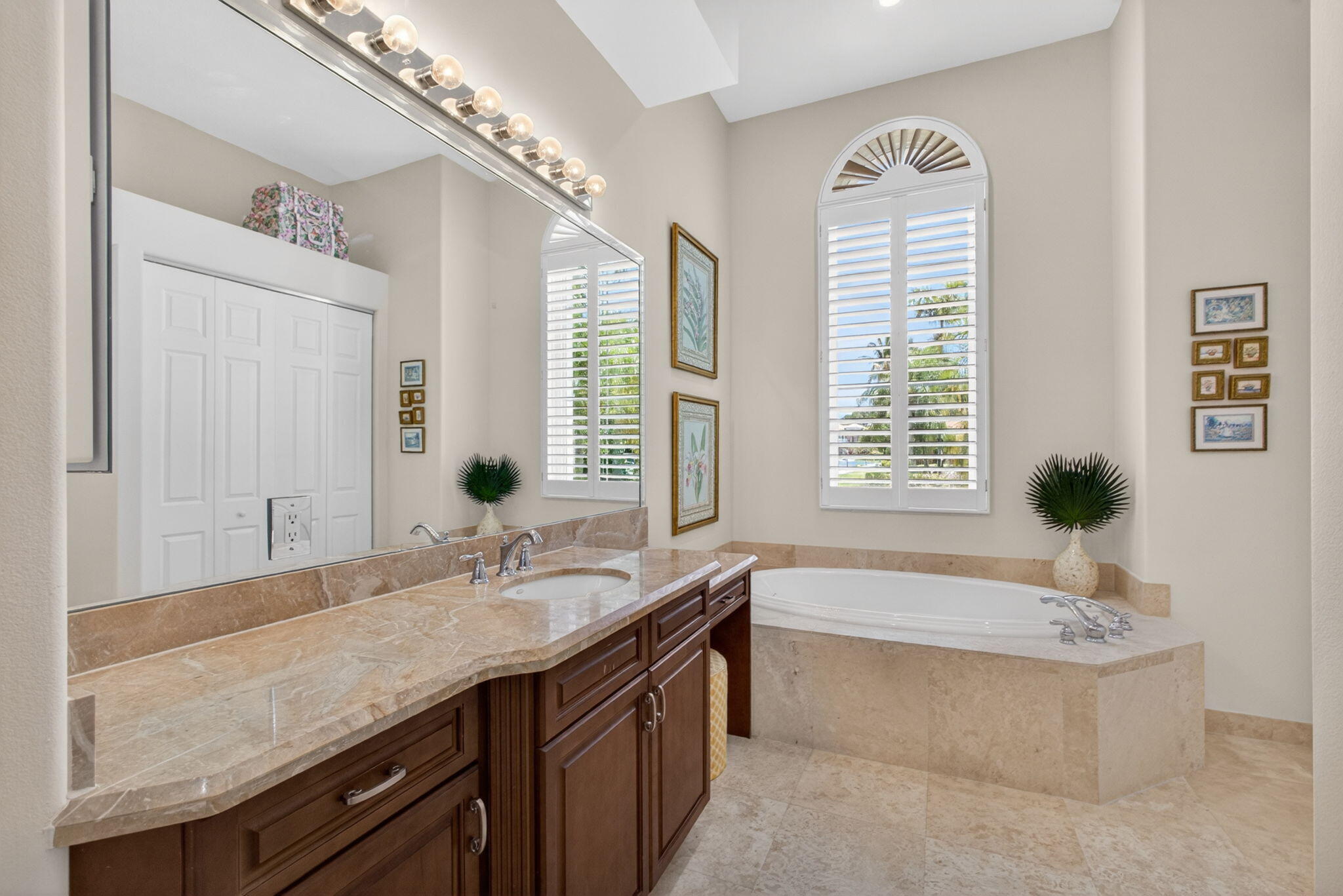 4131 Venetia Way Property Photo 43