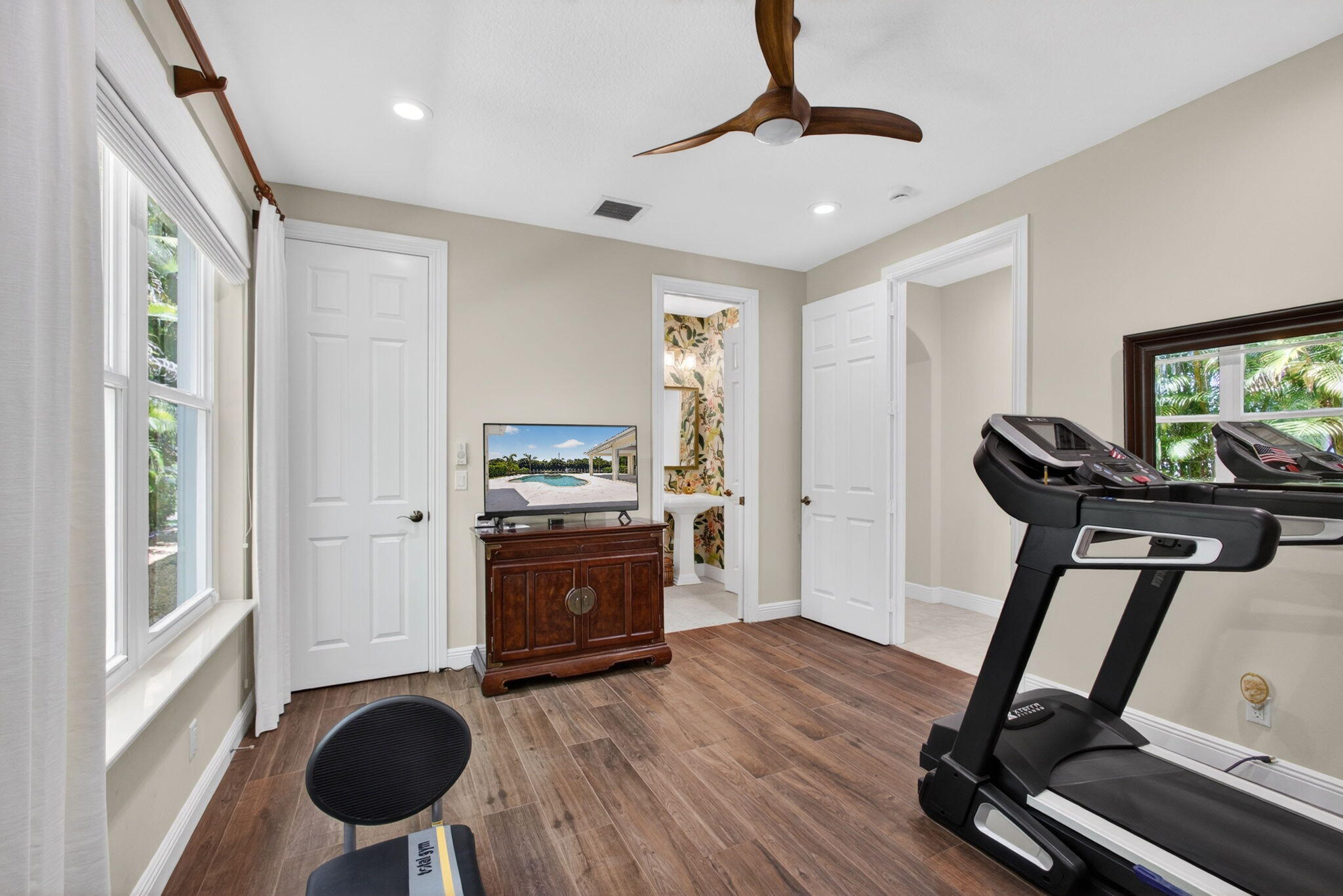 4131 Venetia Way Property Photo 48