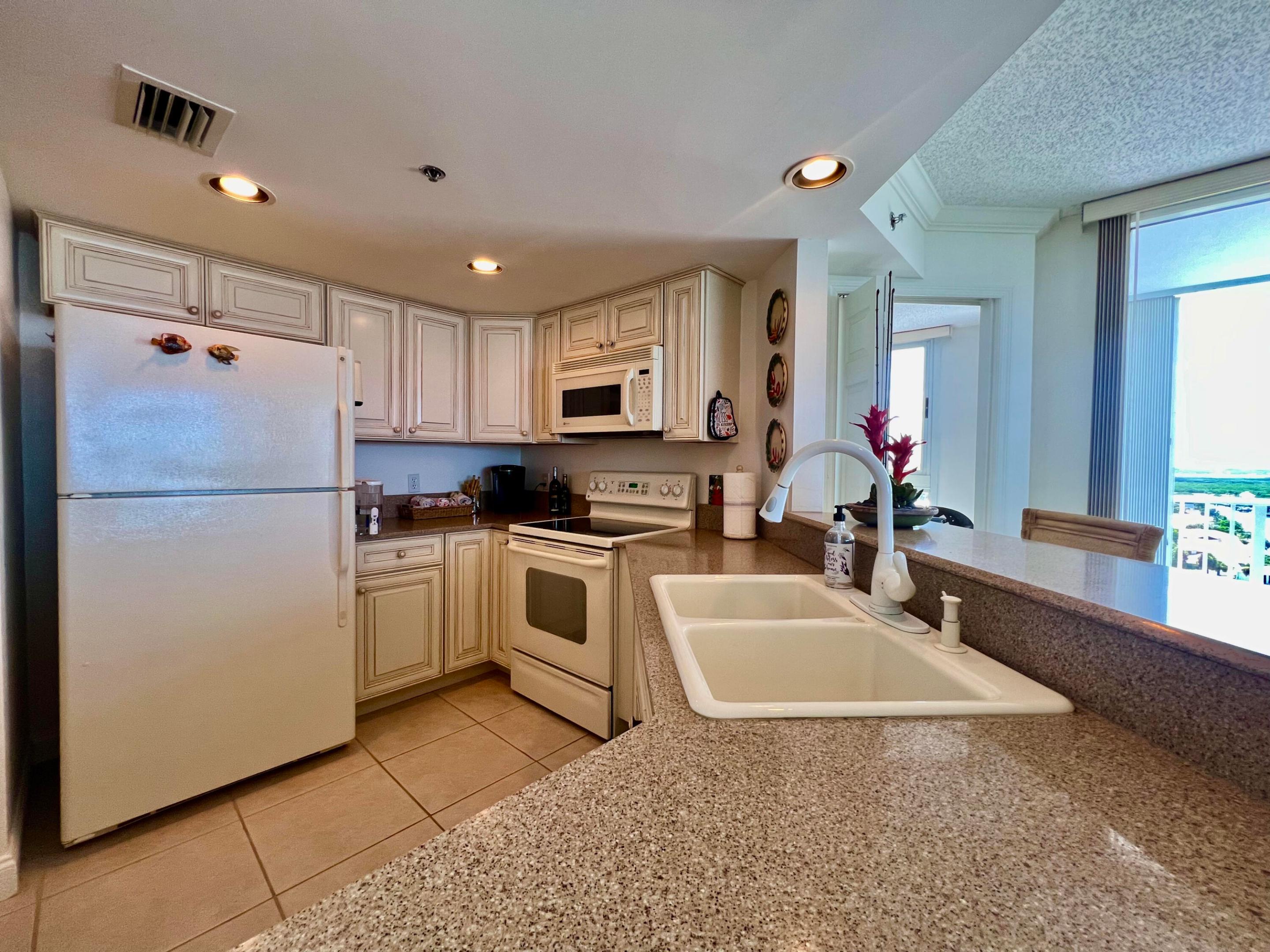 2700 N Highway A1a 1301 Property Photo 9