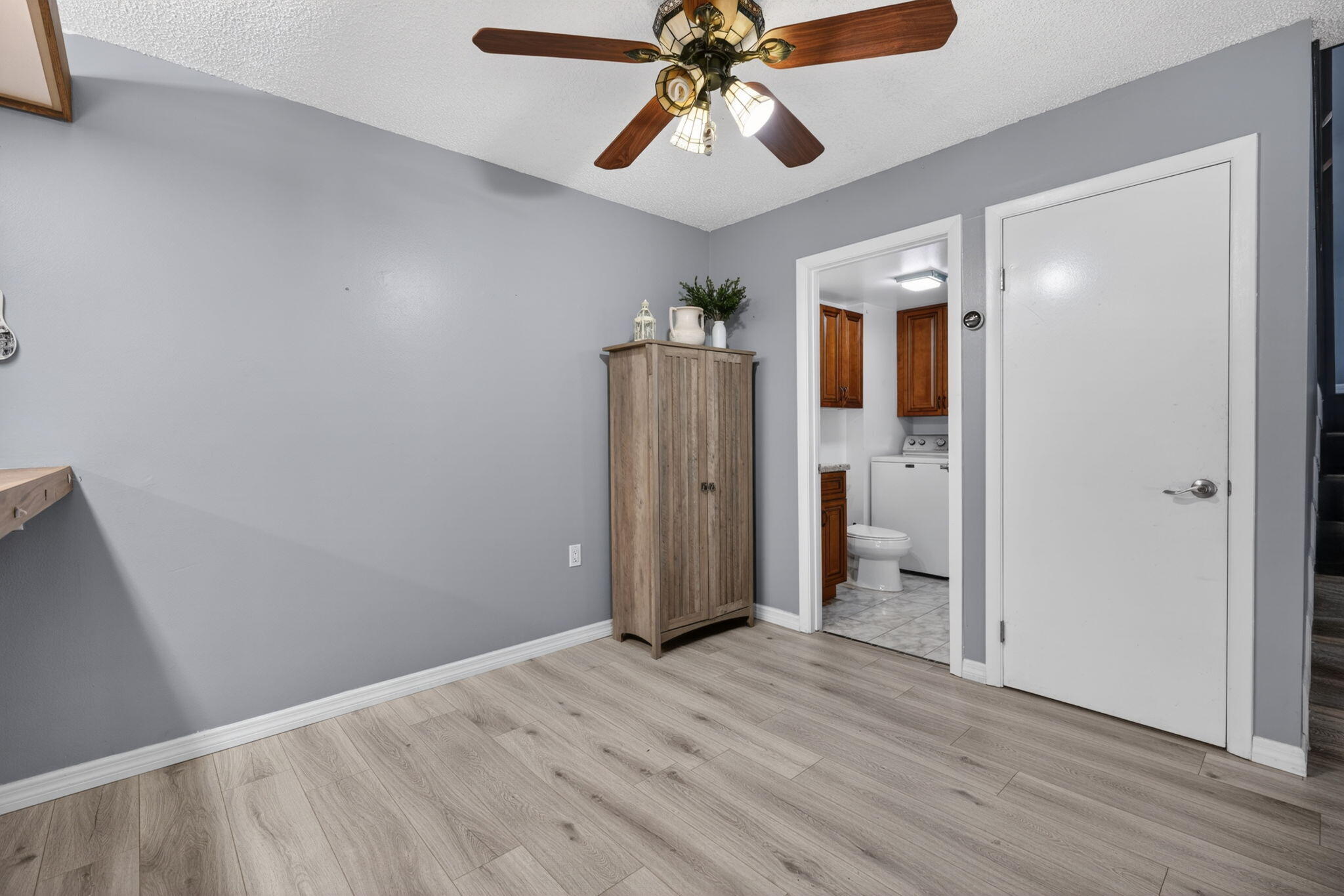 527 5th Terrace Property Photo 12