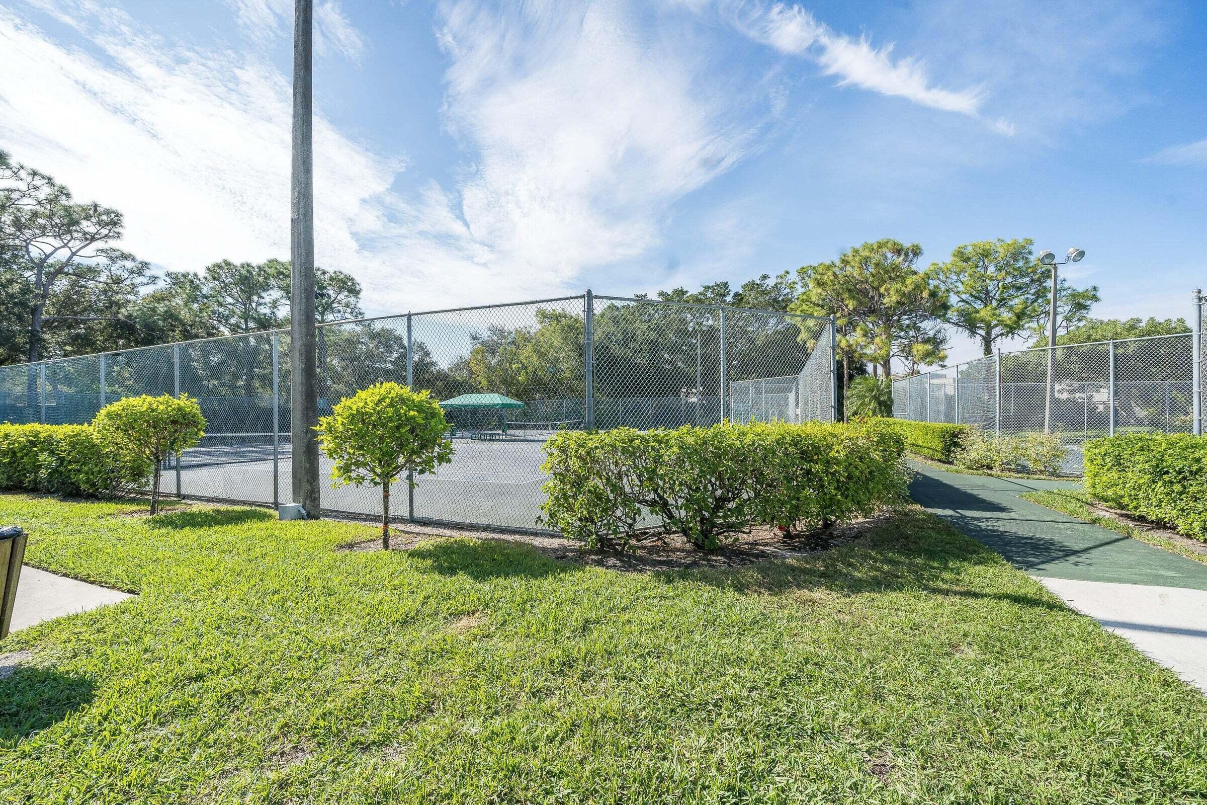 527 5th Terrace Property Photo 33