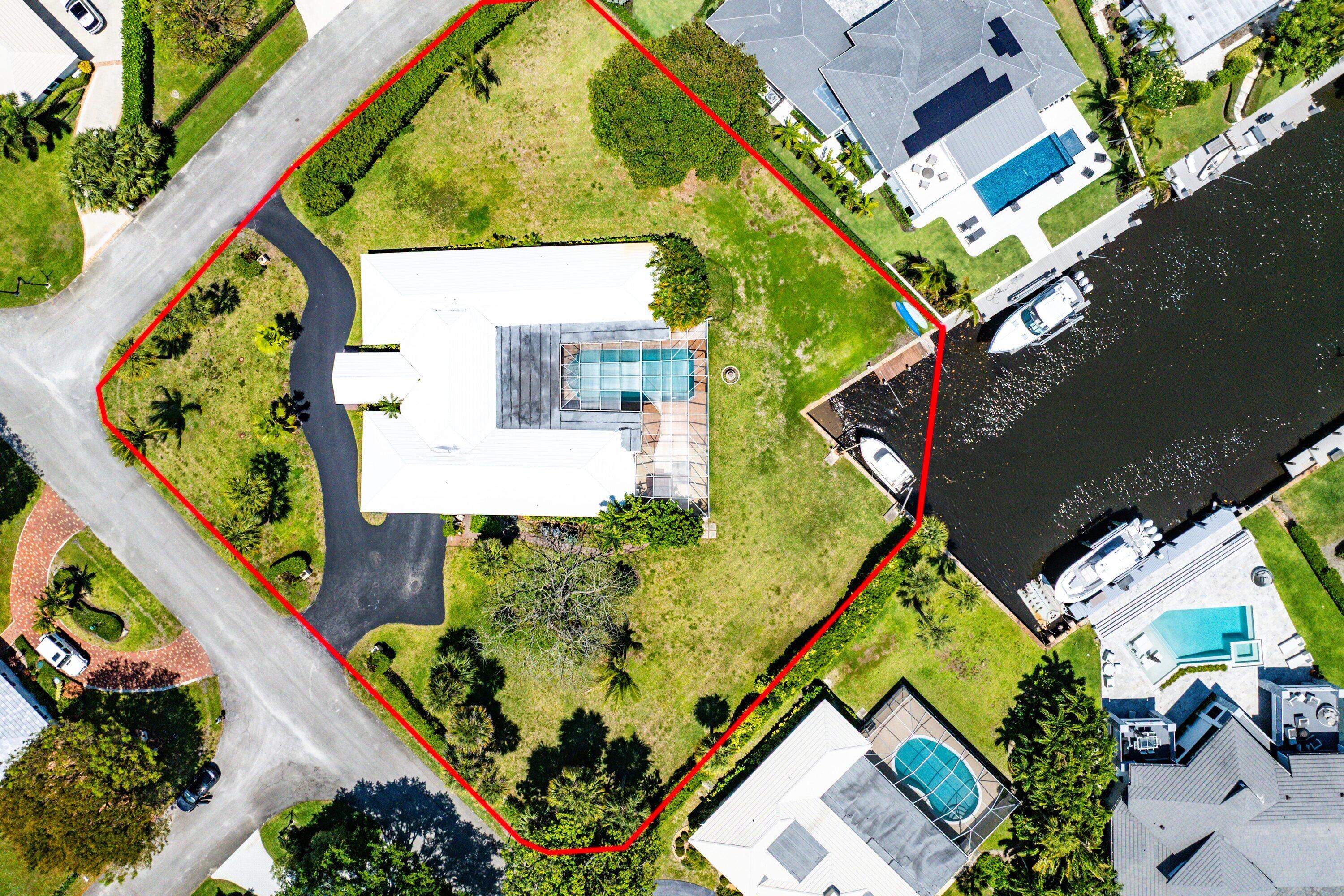 920 Emerald Row Property Photo 32