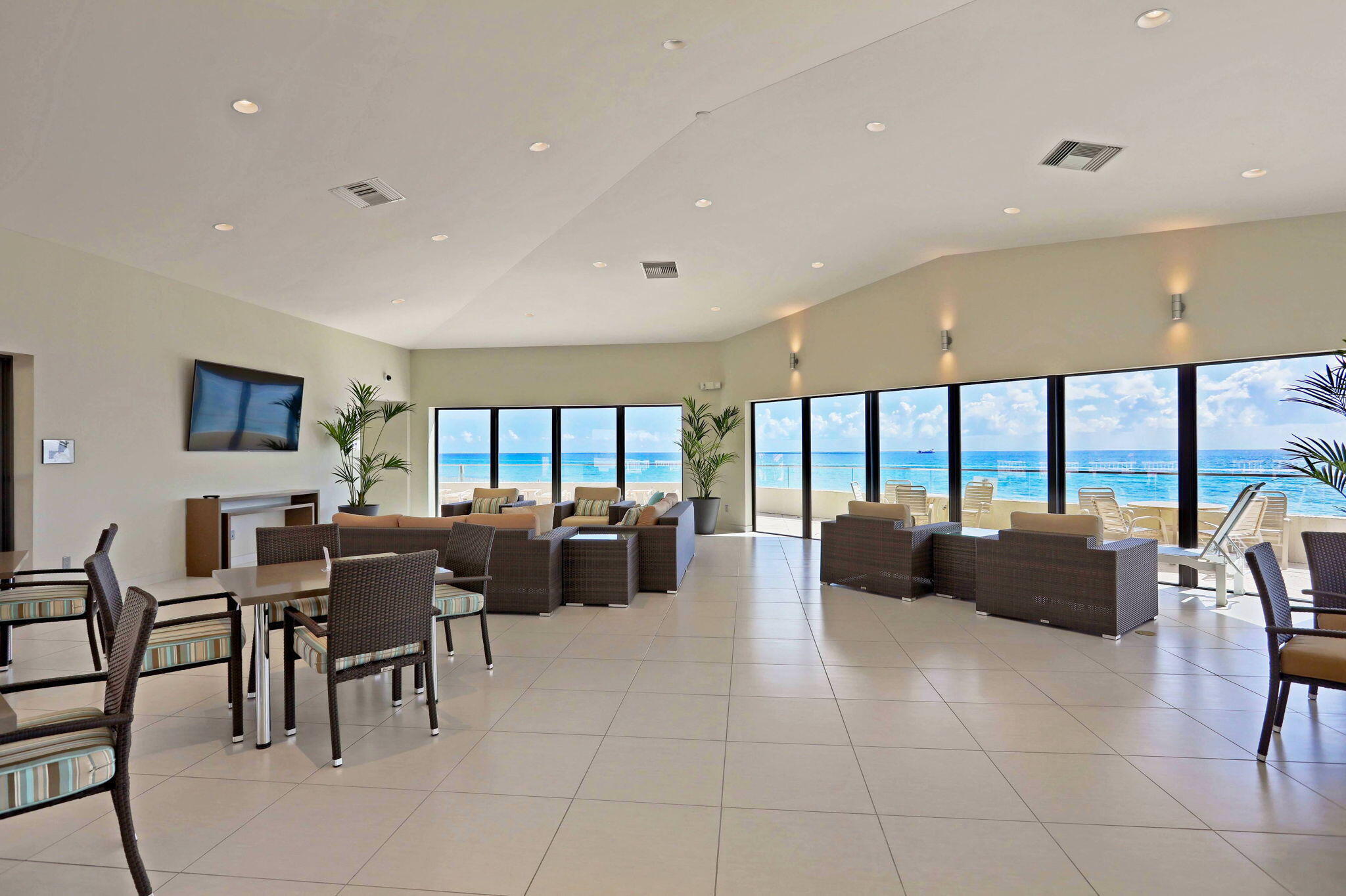 5550 N Ocean Drive 21c Property Photo 43