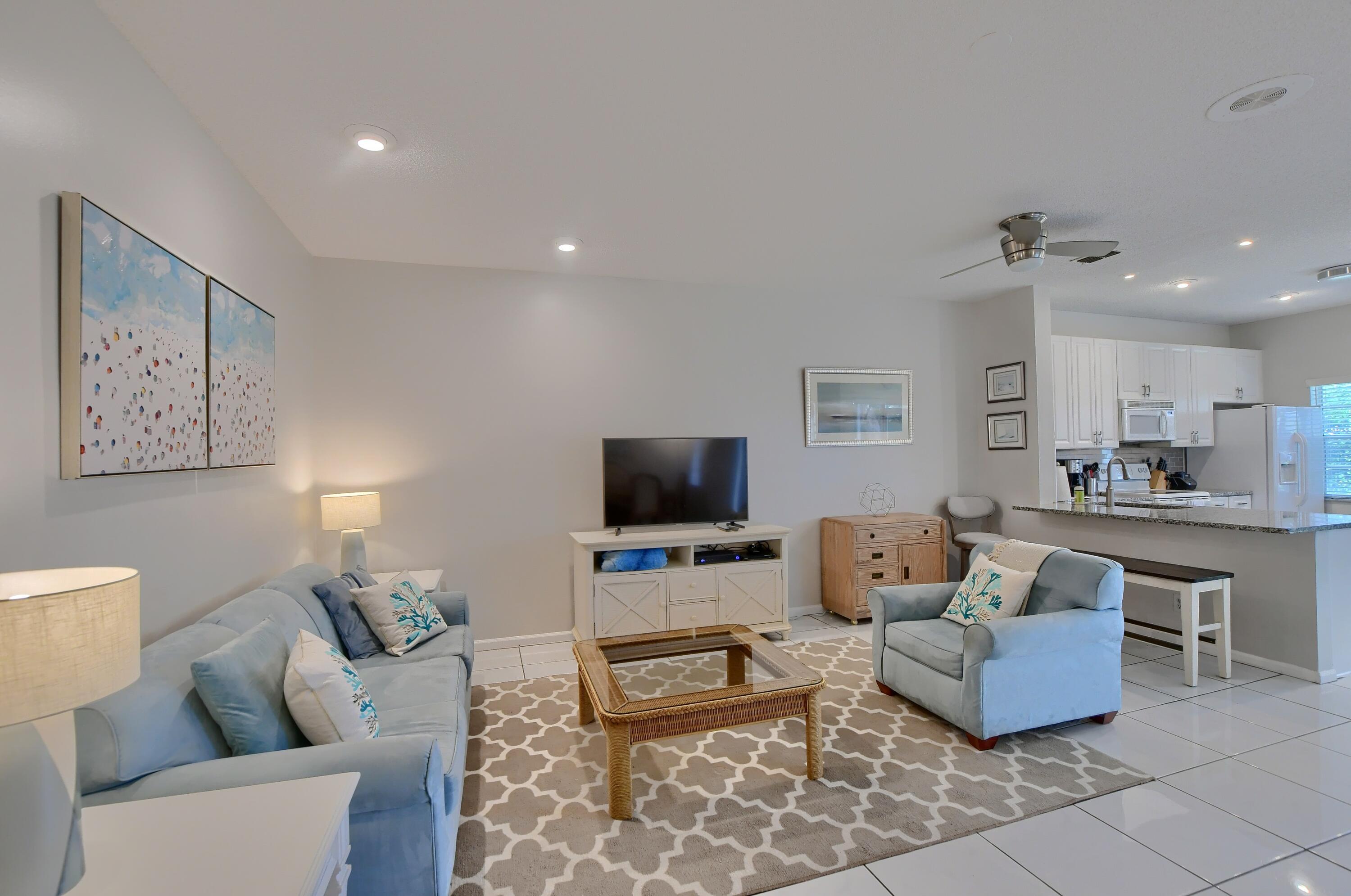 6563 Via Regina Property Photo 5