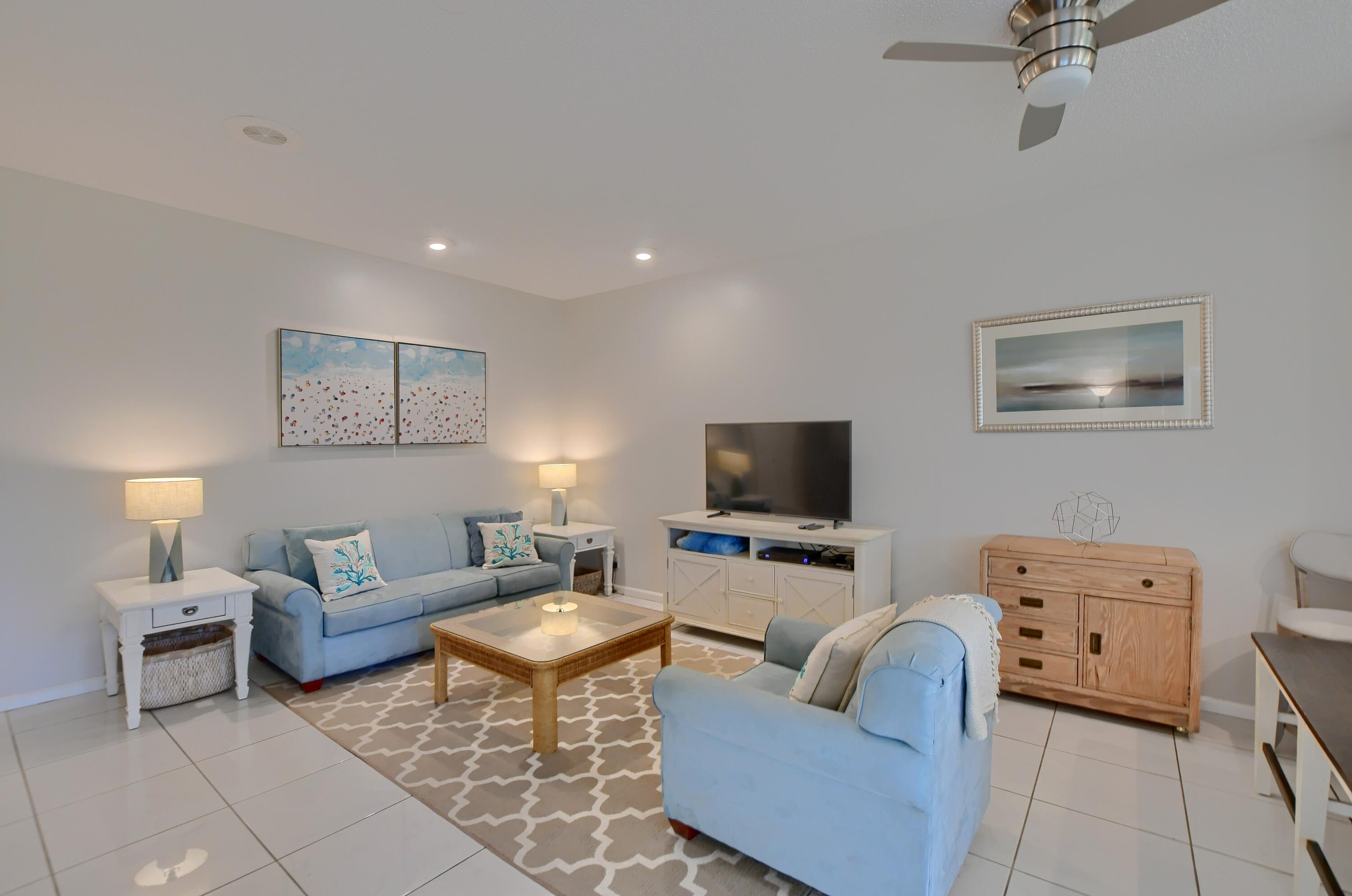 6563 Via Regina Property Photo 8
