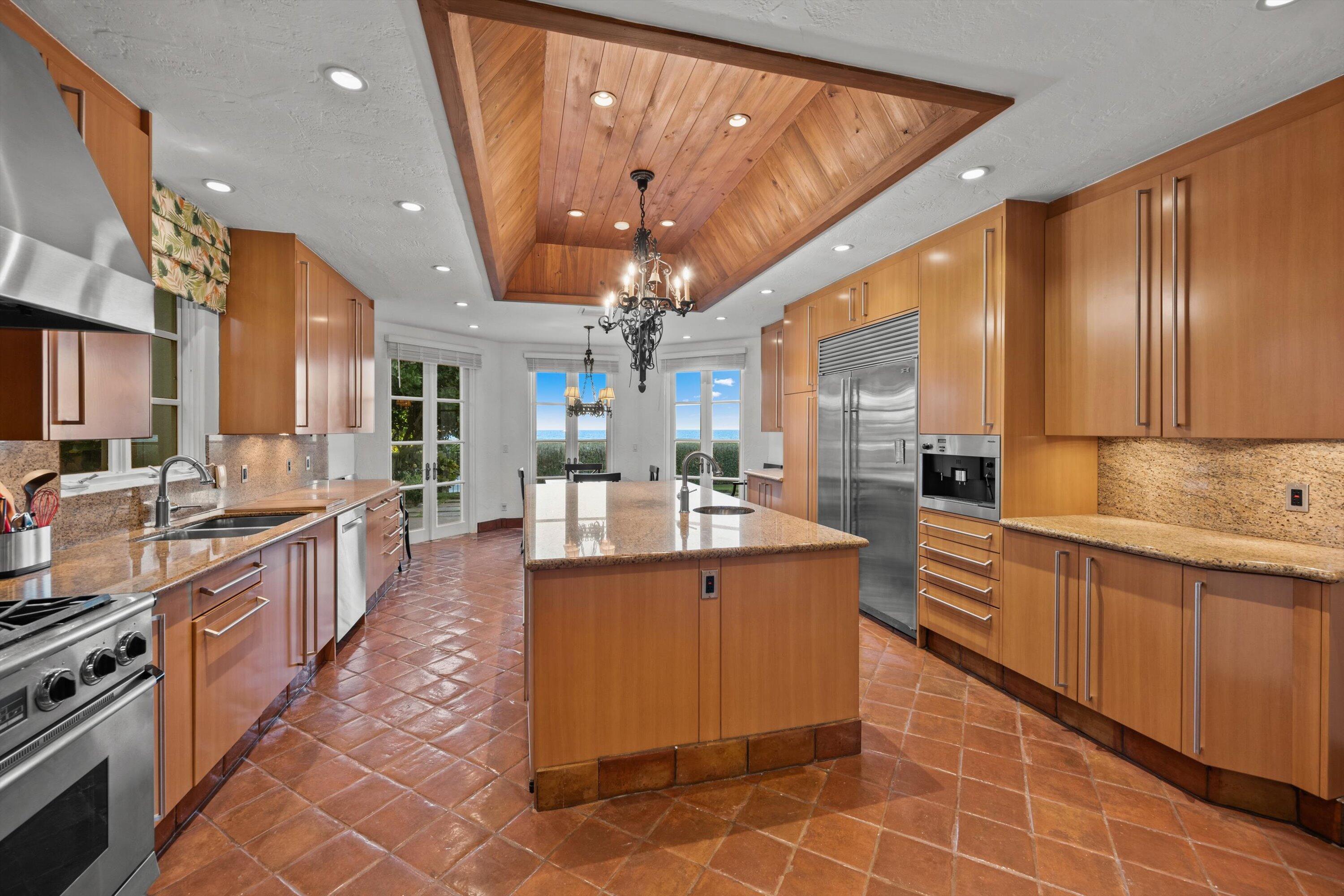240 N Ocean Boulevard Property Photo 13