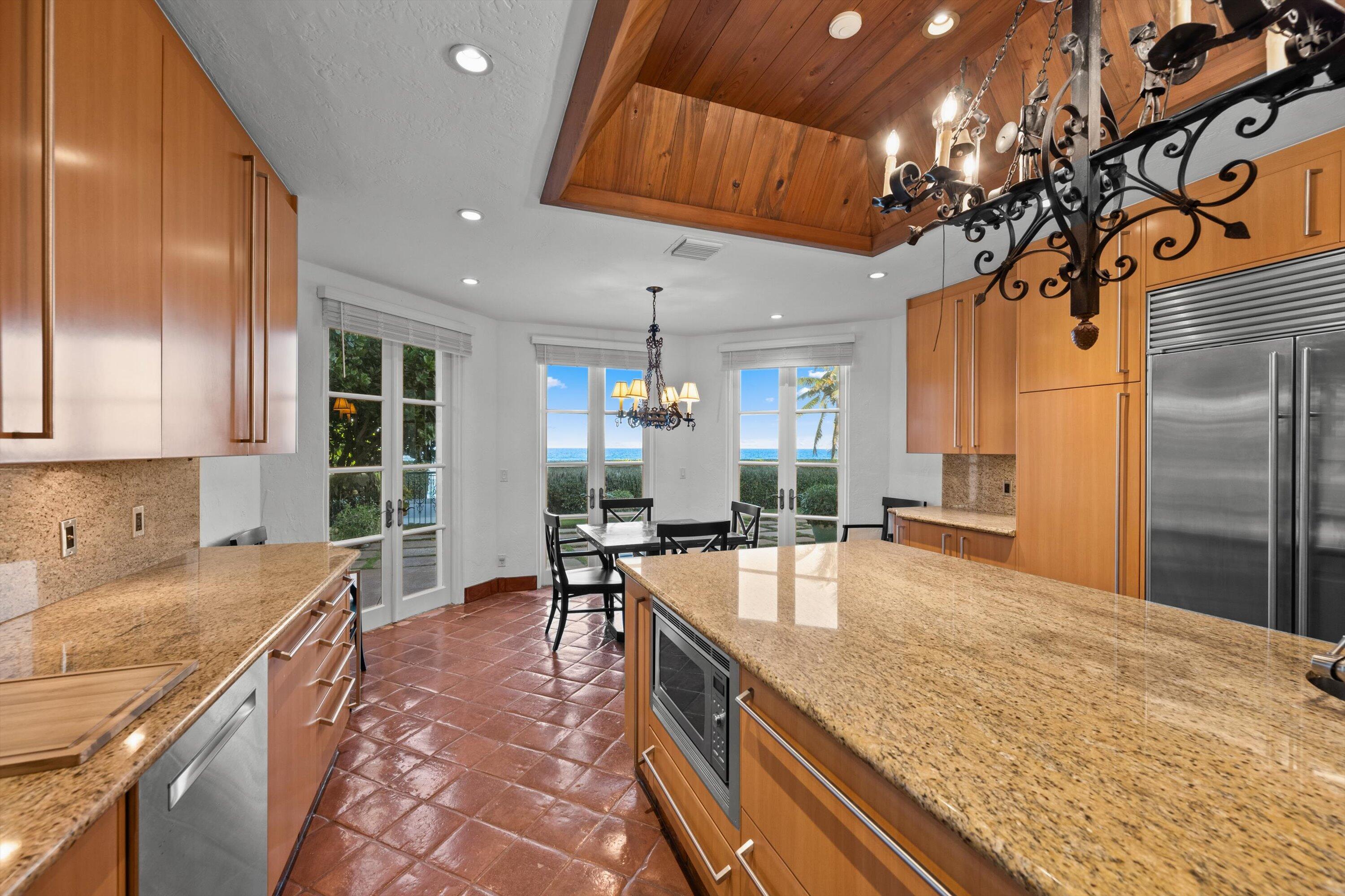 240 N Ocean Boulevard Property Photo 14