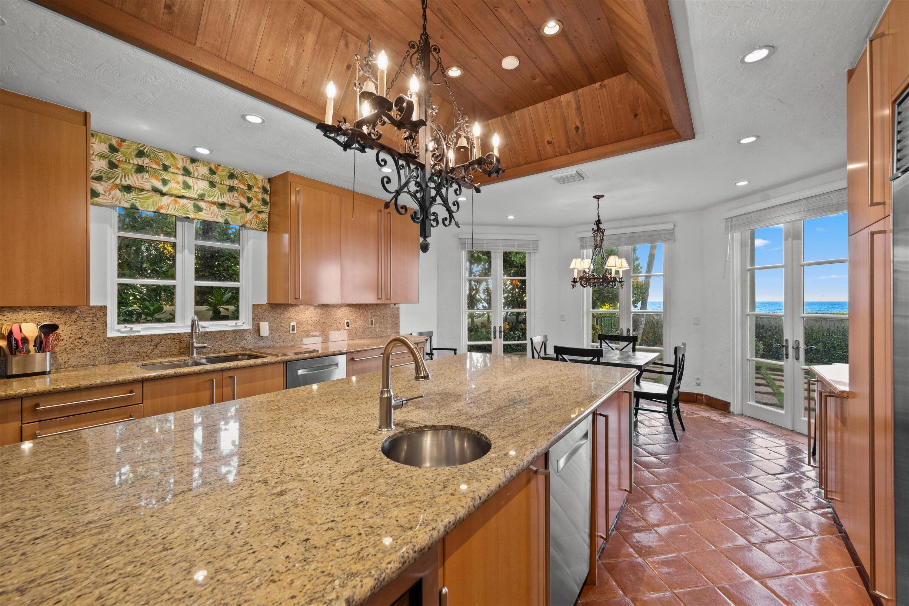 240 N Ocean Boulevard Property Photo 15