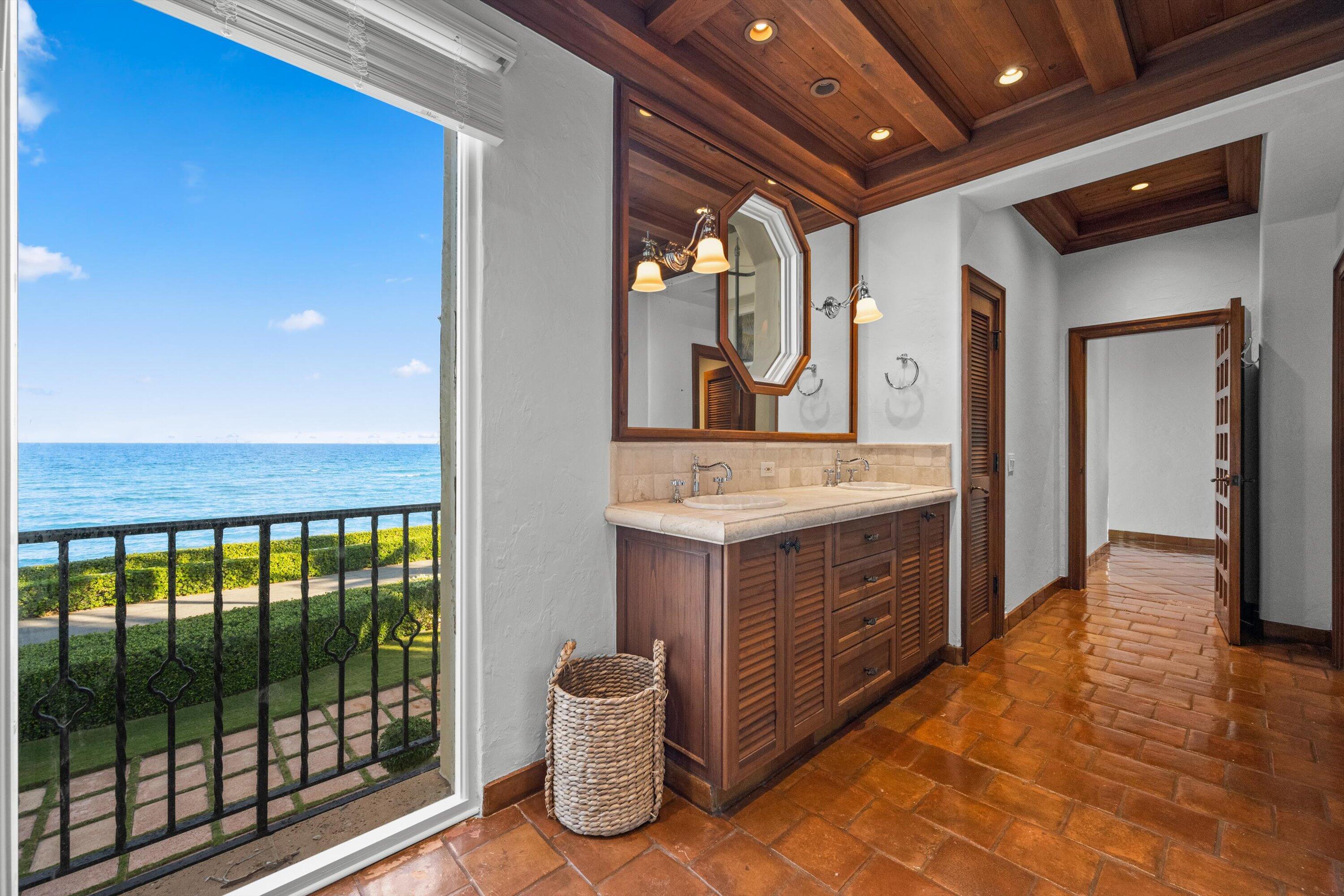 240 N Ocean Boulevard Property Photo 25