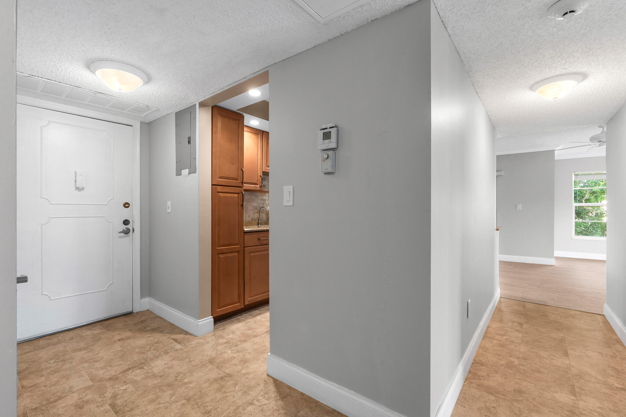 950 Ponce De Leon 3120 Property Photo 3