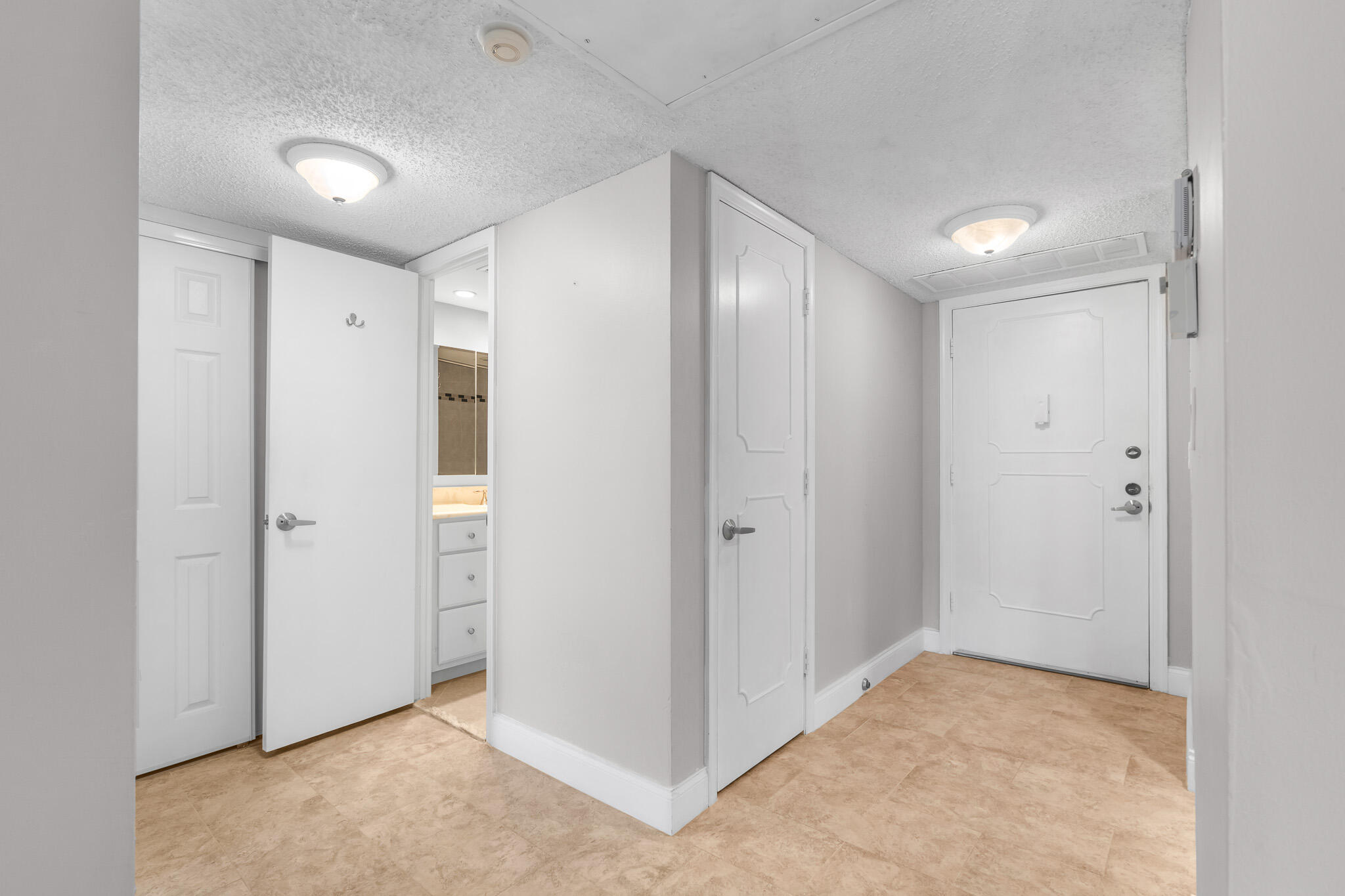 950 Ponce De Leon 3120 Property Photo 18