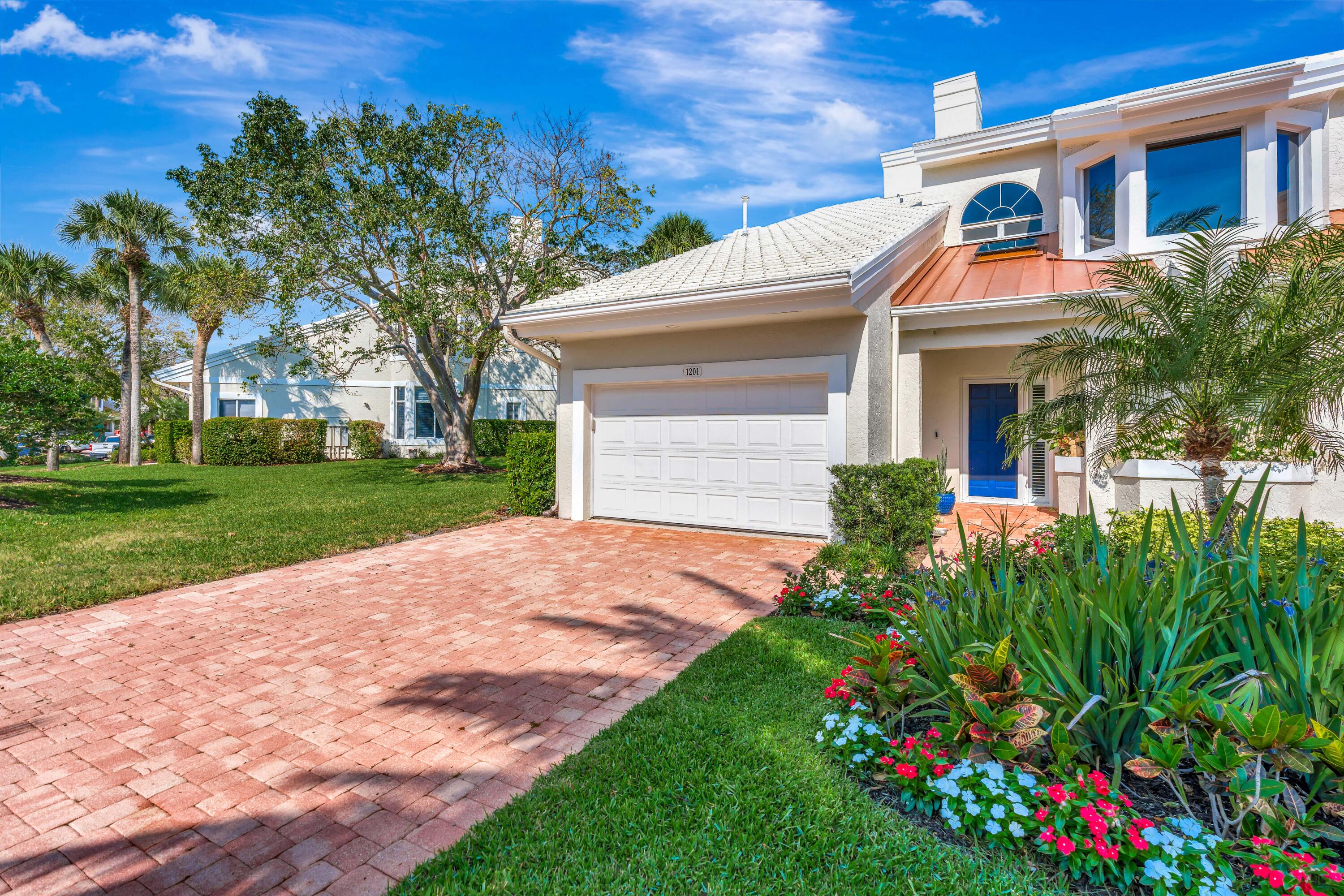 1201 Captains Way Property Photo 1