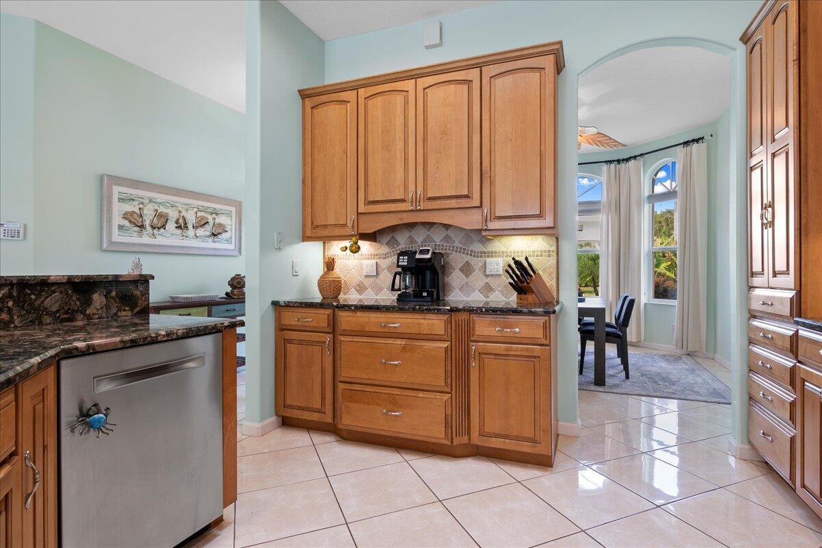 72 Waterway Road Property Photo 6
