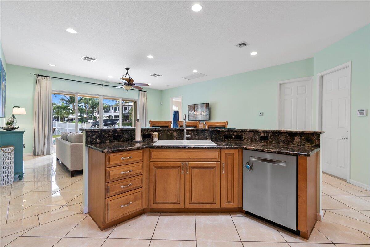 72 Waterway Road Property Photo 7