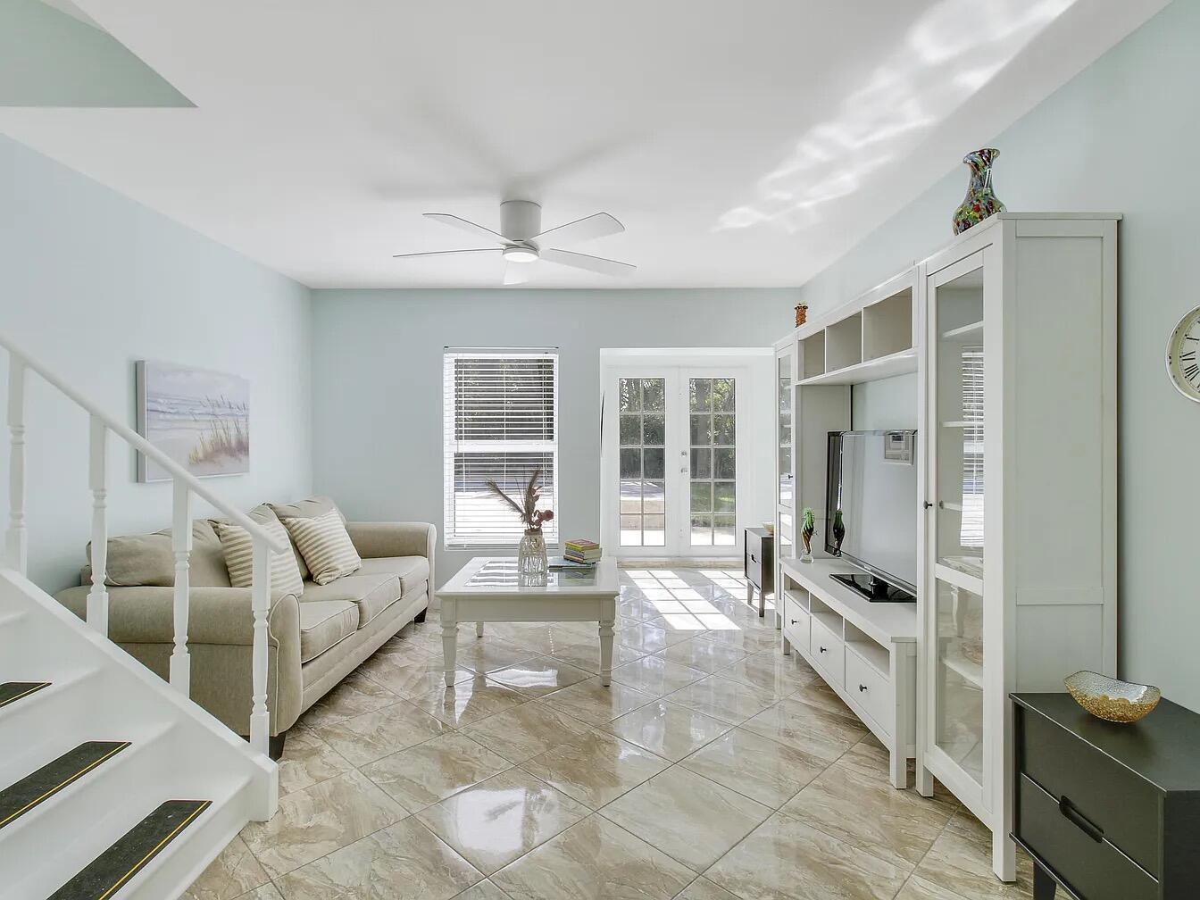 1310 Manor Drive Property Photo 10