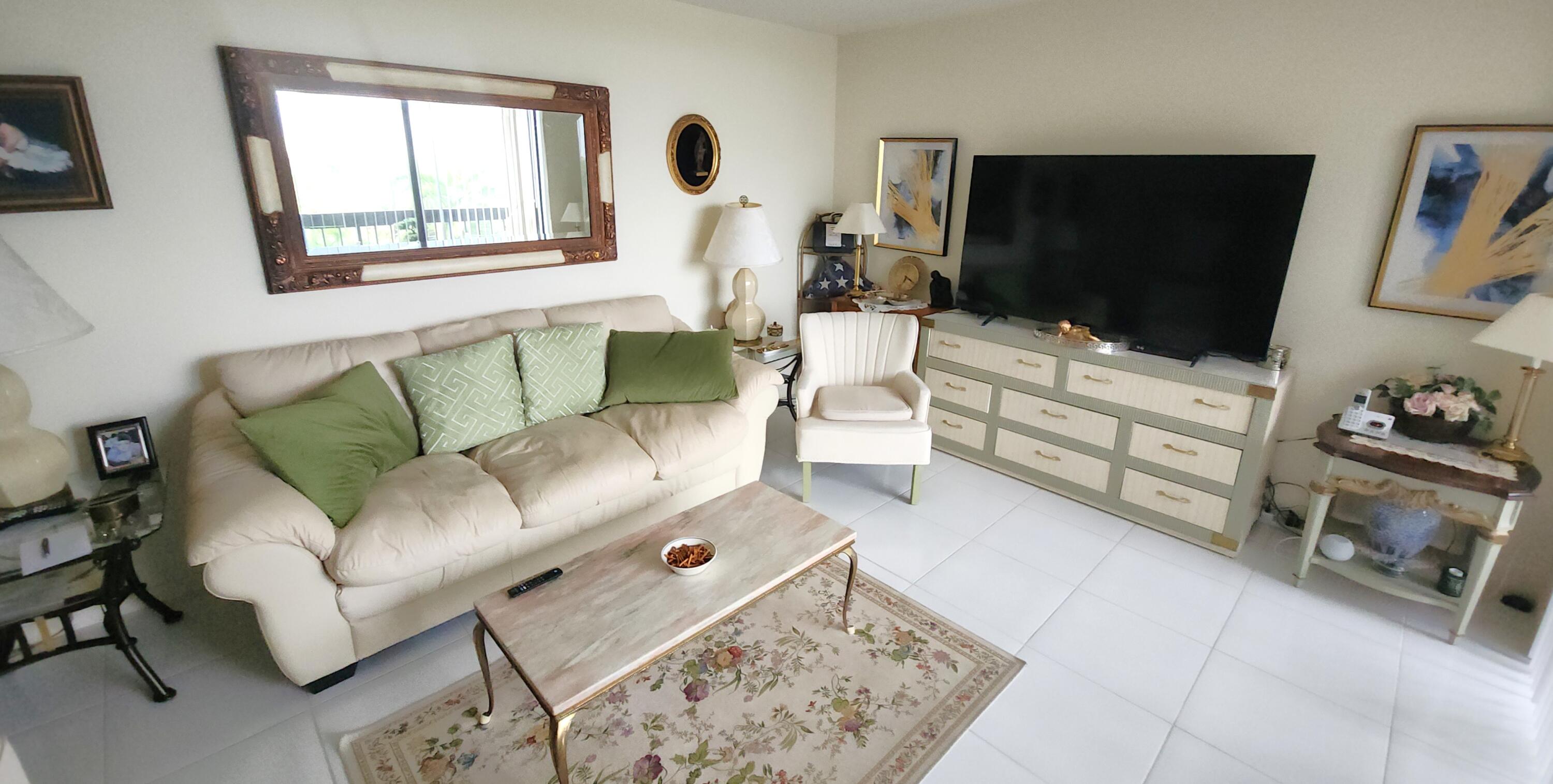 2455 Lindell Boulevard 3511 Property Photo 4