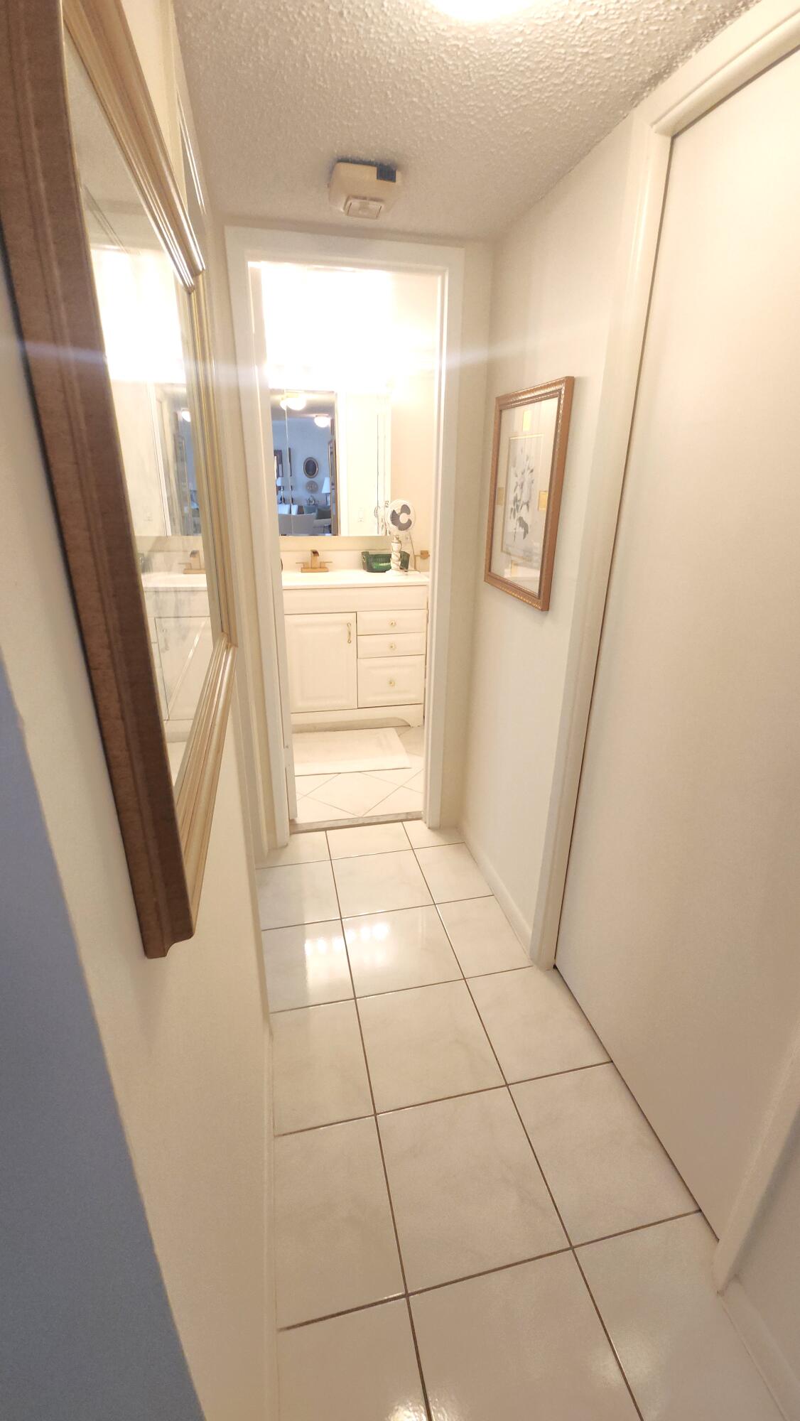 2455 Lindell Boulevard 3511 Property Photo 11