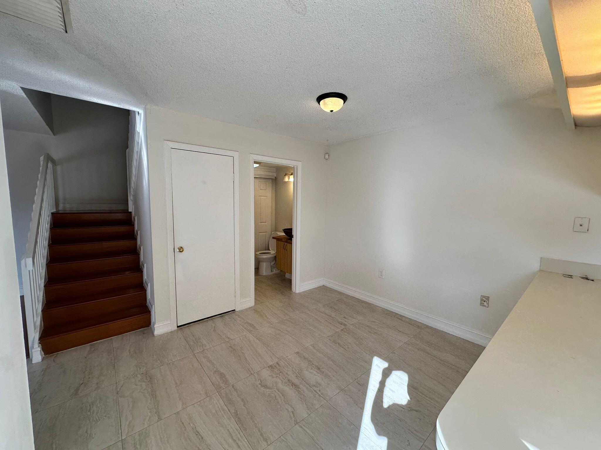 5718 57th Way Property Photo 10