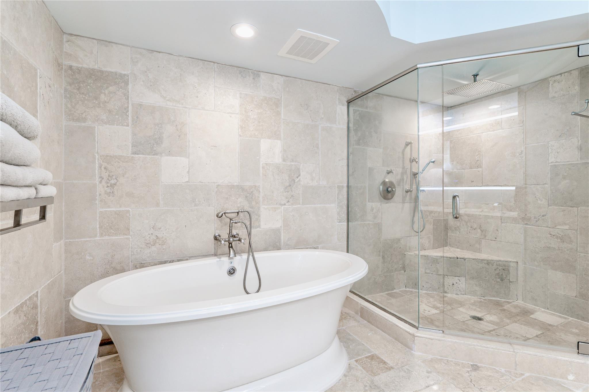 333 Las Olas Way 404 Property Photo 16