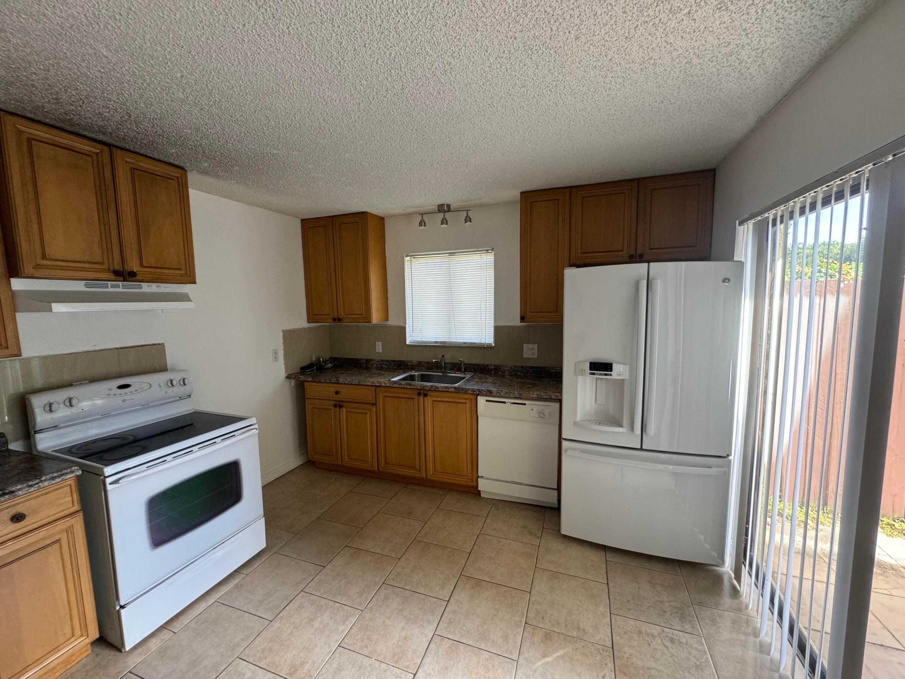 4664 Cherry Road Property Photo 9