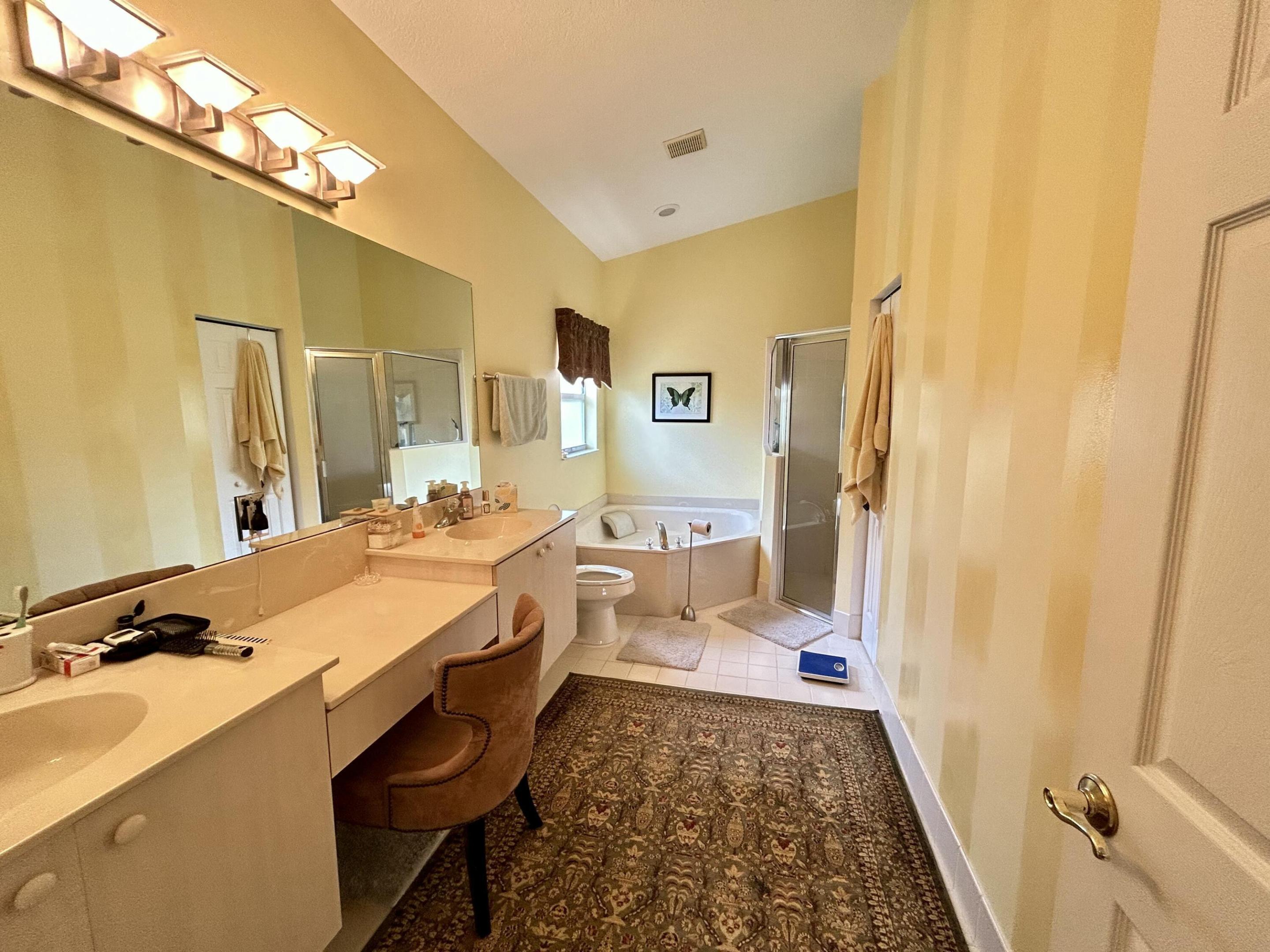 360 Nw Shoreline Circle Property Photo 7