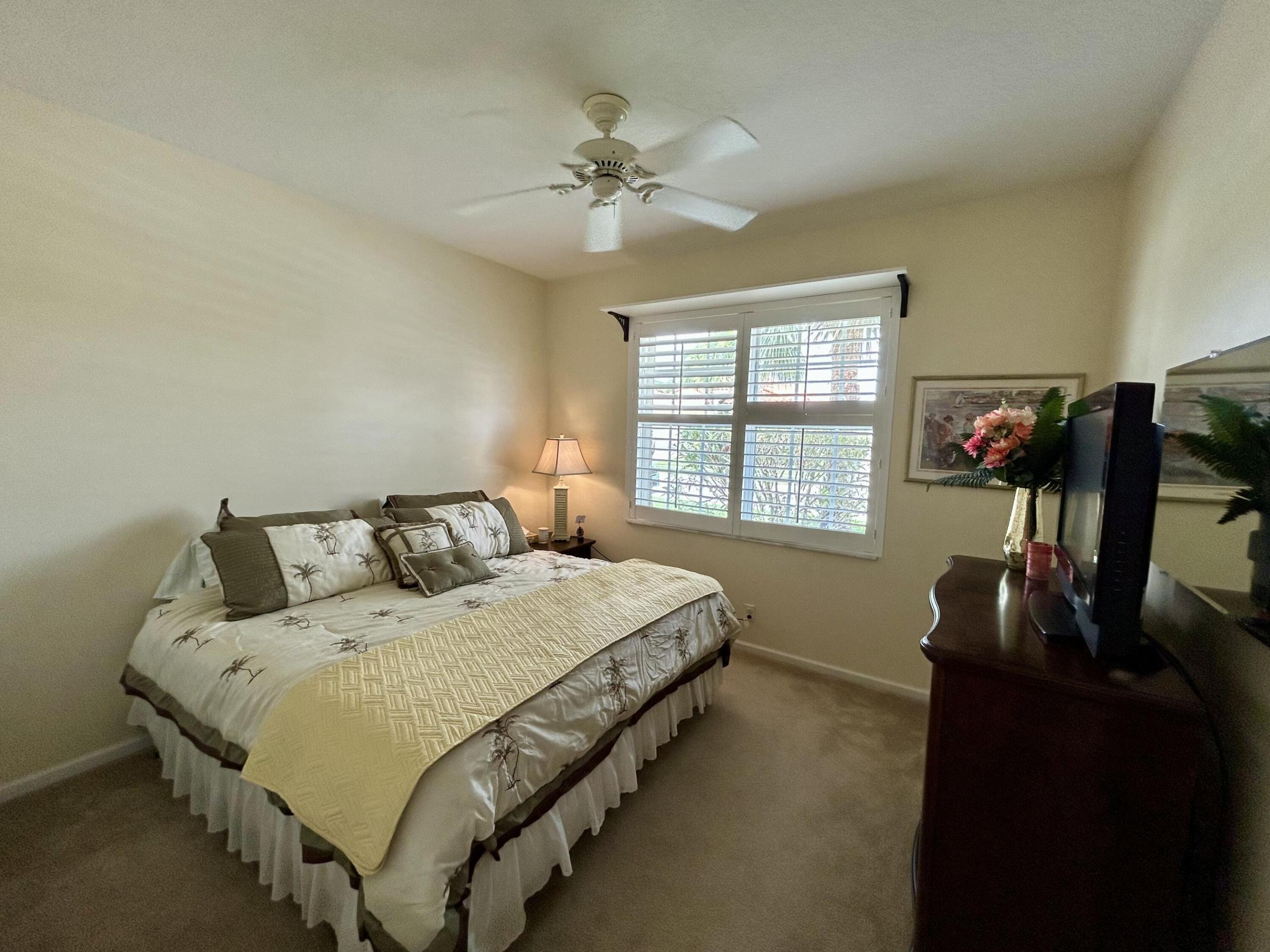 360 Nw Shoreline Circle Property Photo 8