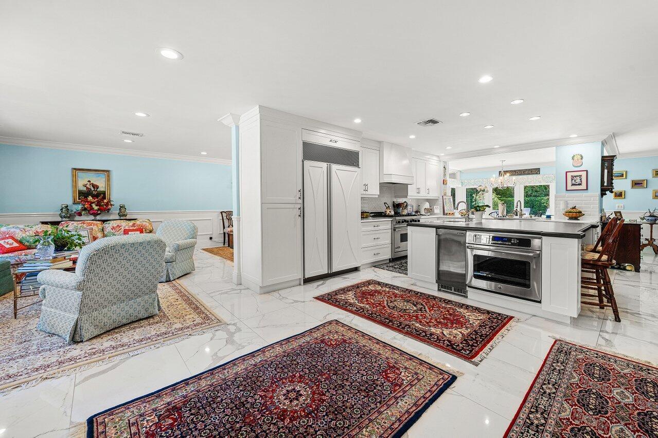 2177 Areca Palm Road Property Photo 6