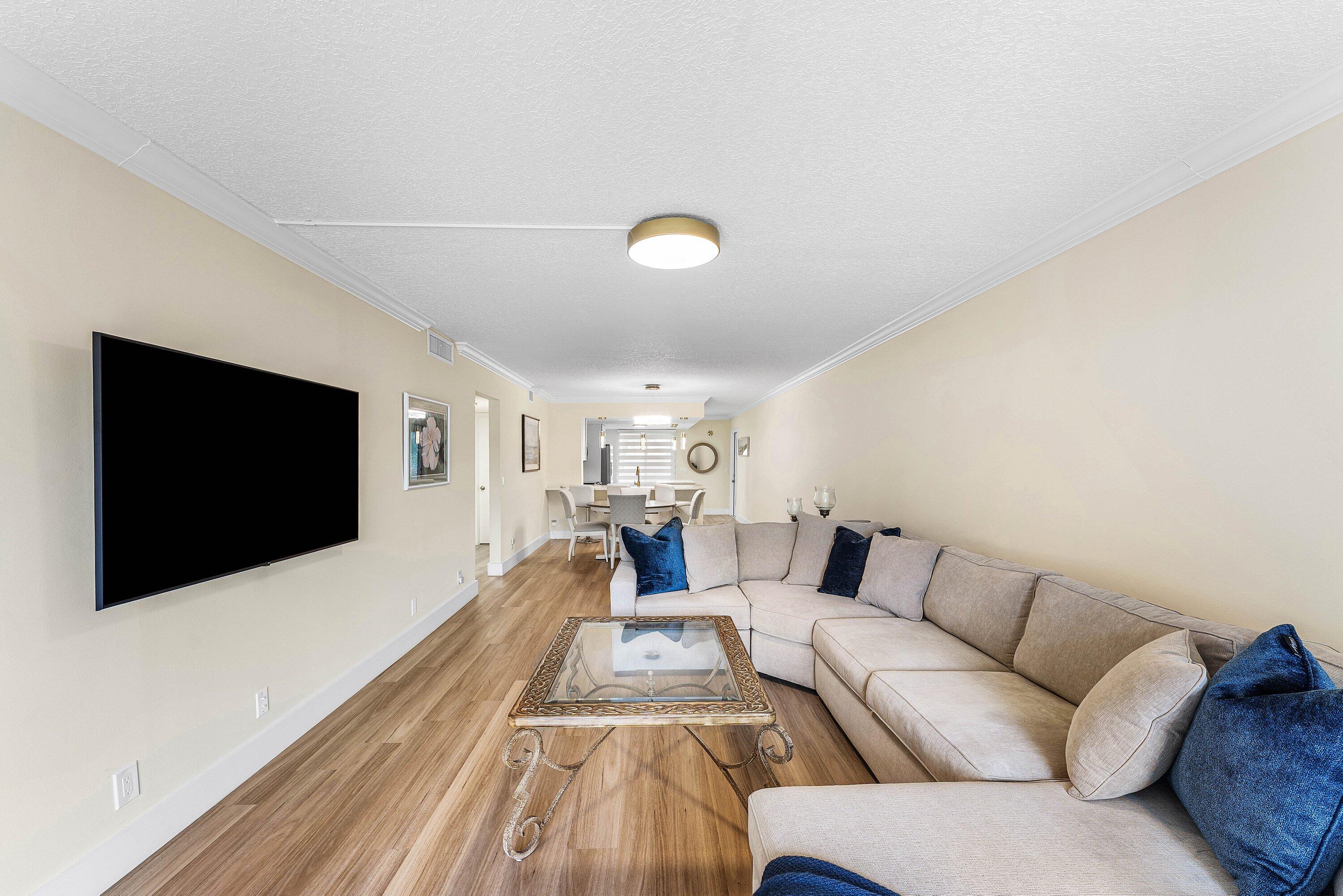 1019 Guildford B Property Photo 2