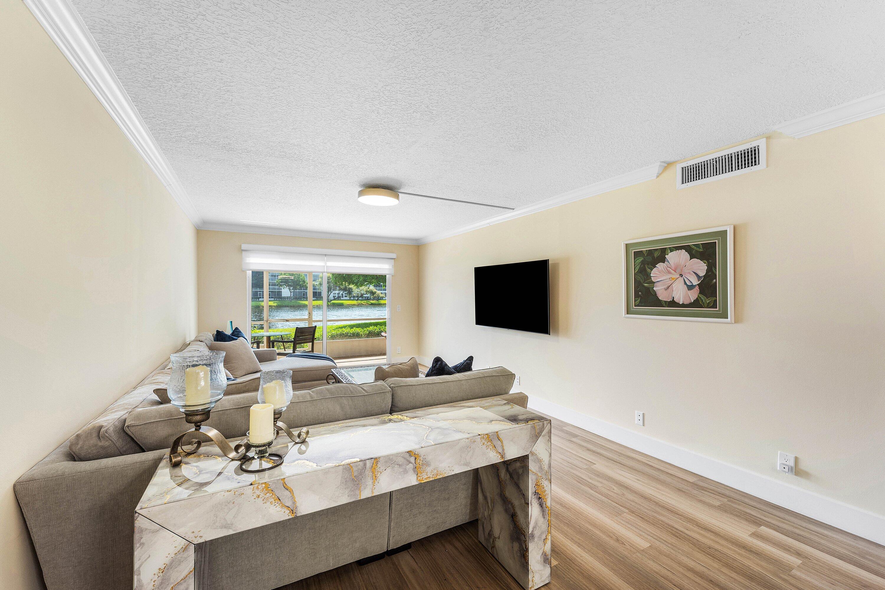 1019 Guildford B Property Photo 11